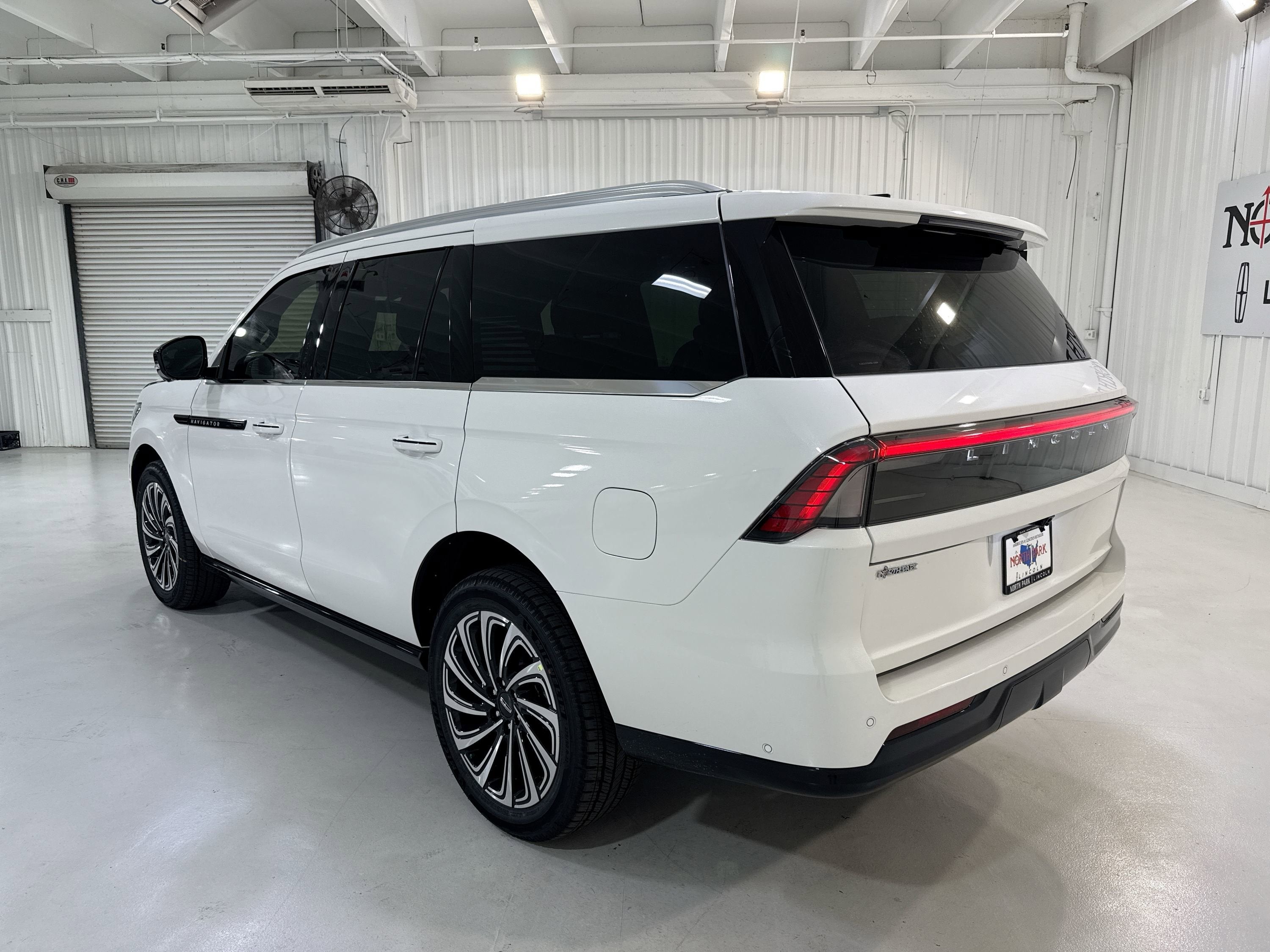 2025 Lincoln Navigator L Black Label