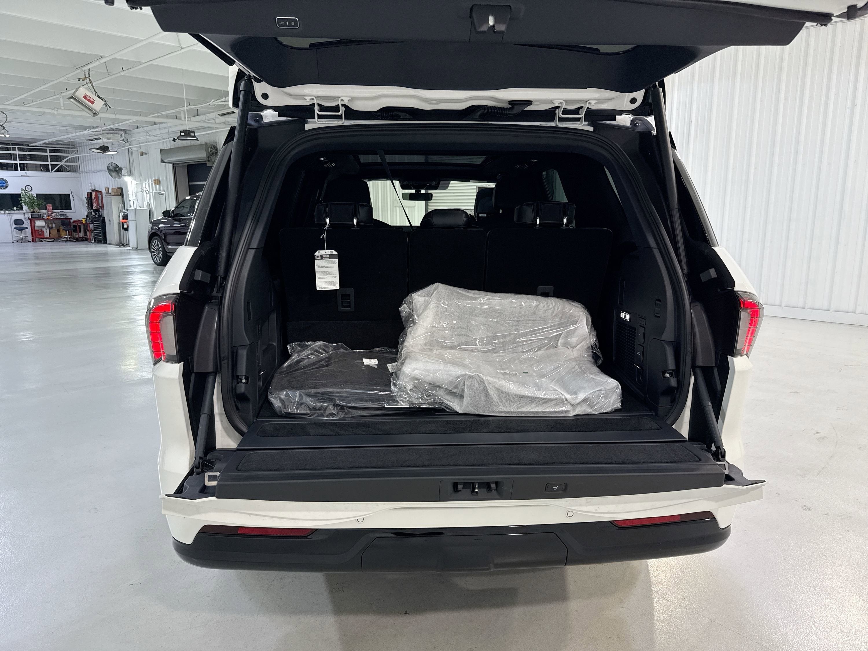 2025 Lincoln Navigator L Black Label