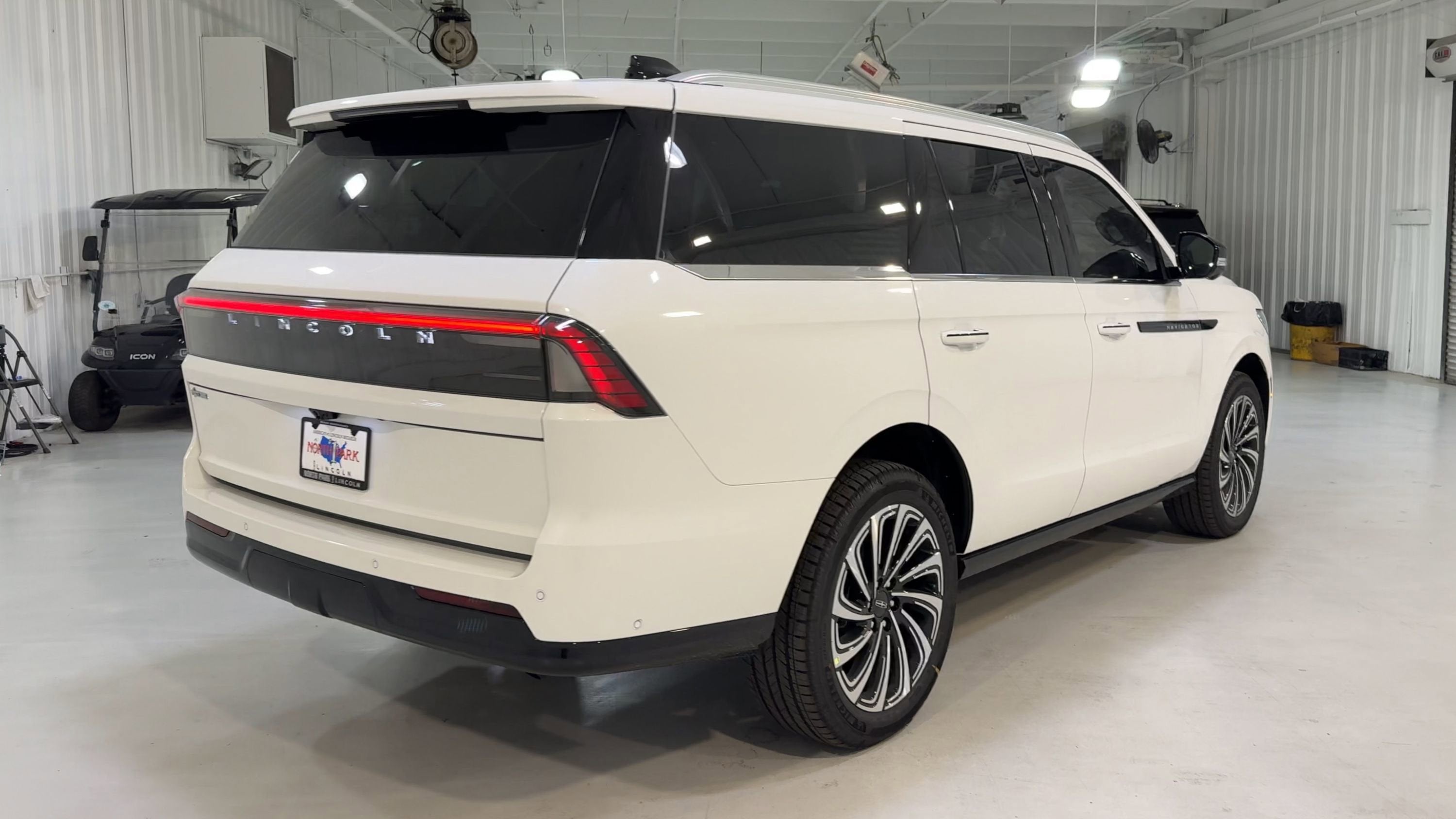 2025 Lincoln Navigator L Black Label
