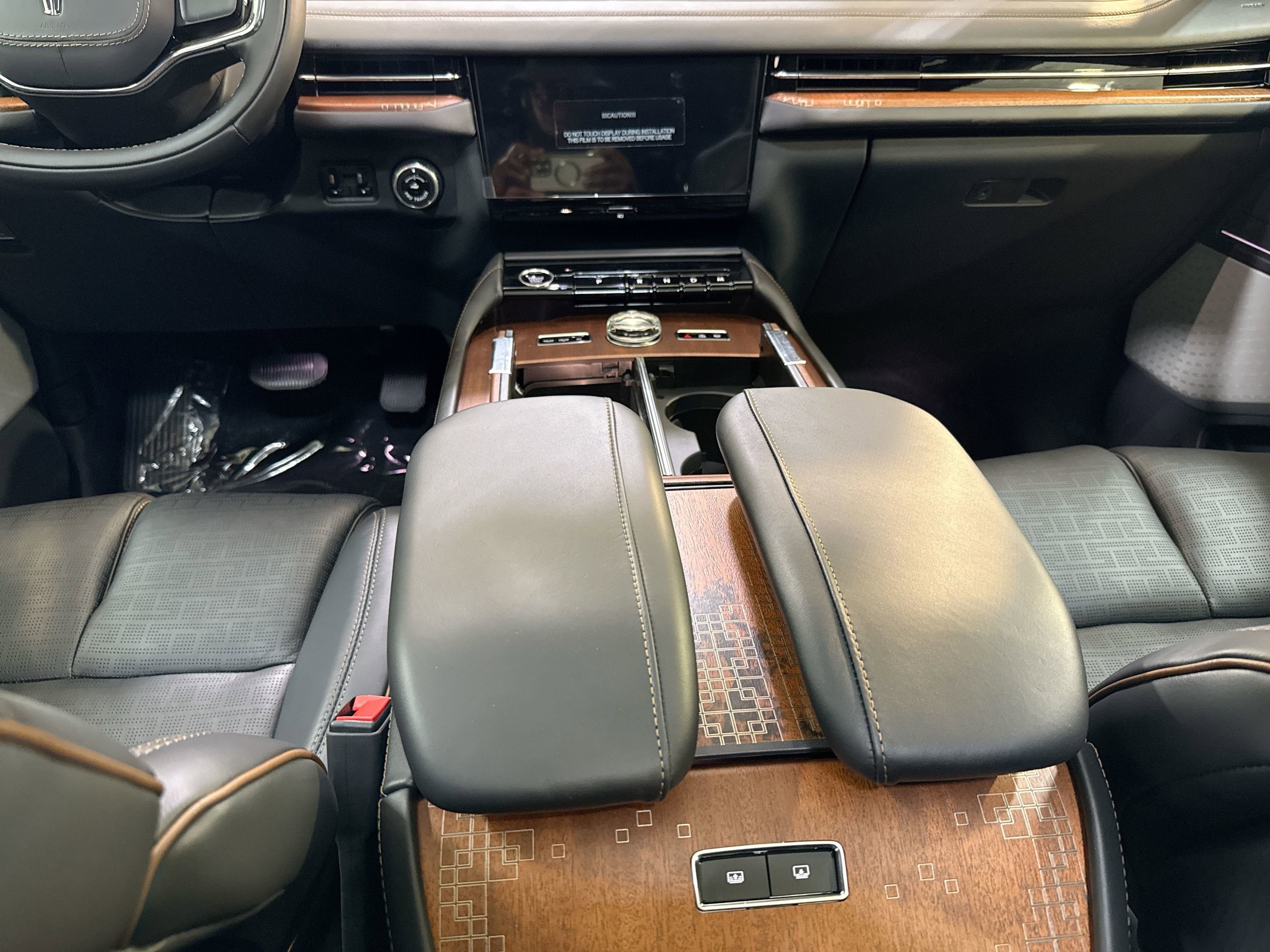 2025 Lincoln Navigator L Black Label