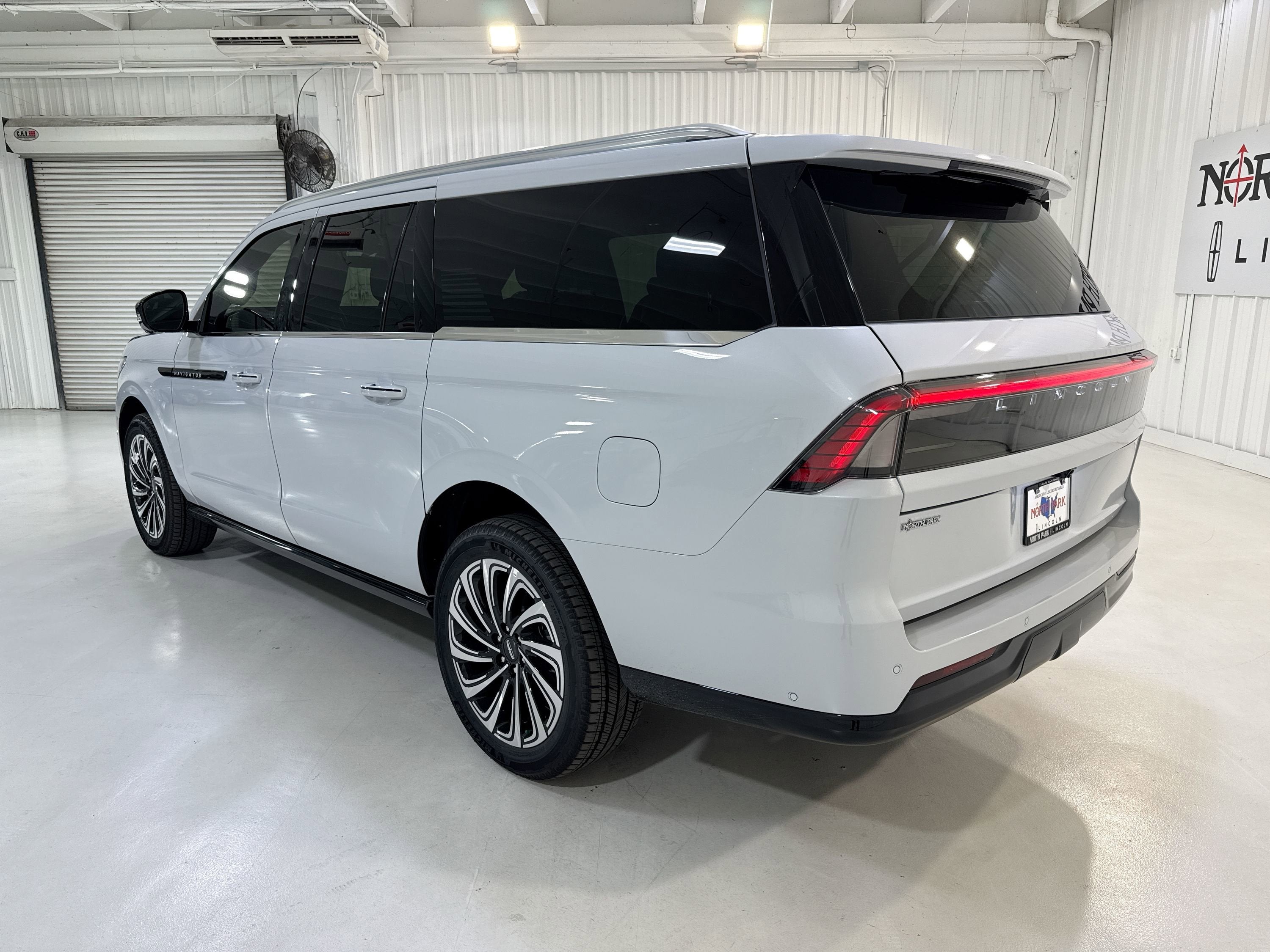 2025 Lincoln Navigator L Black Label