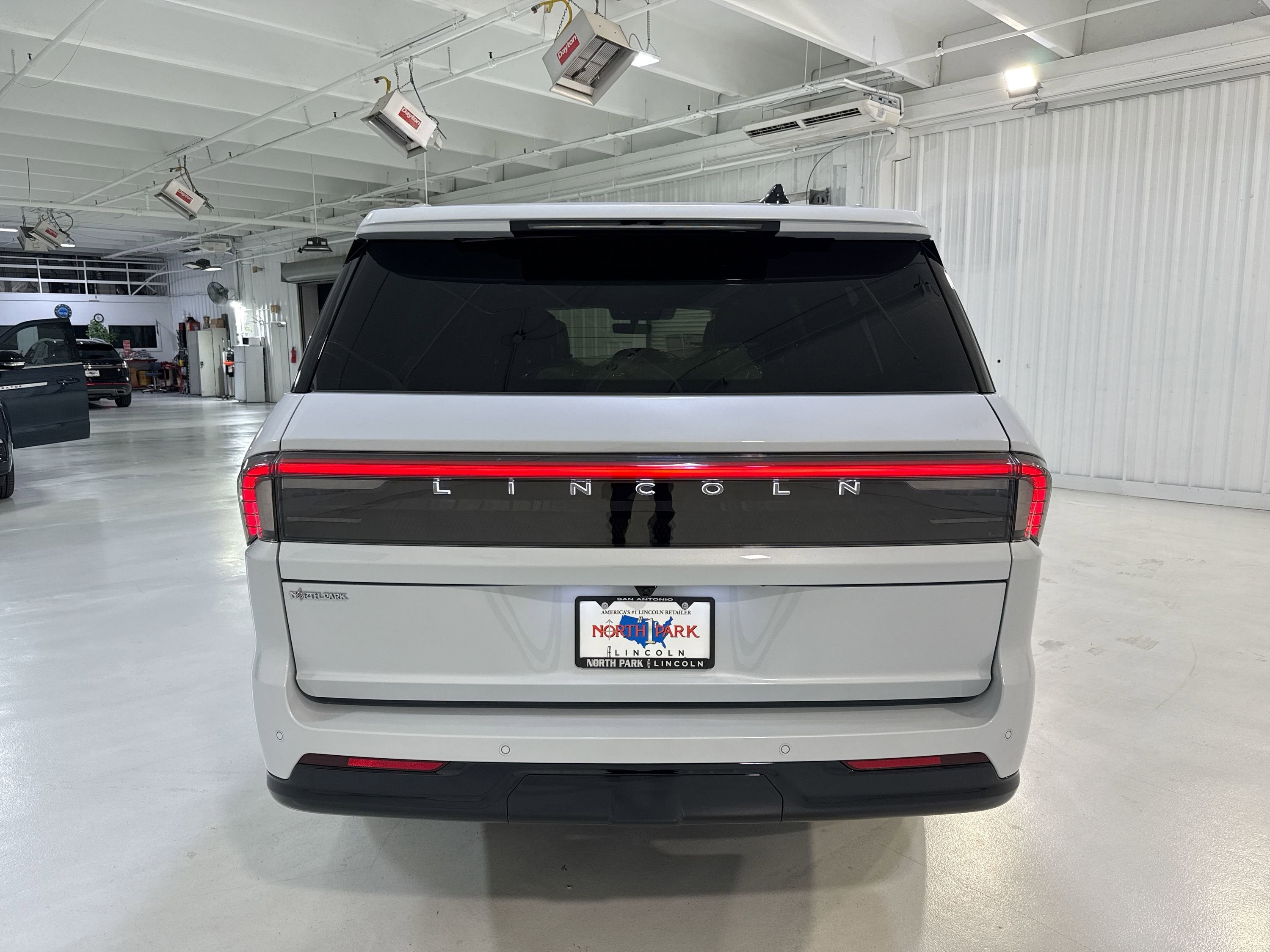 2025 Lincoln Navigator L Black Label