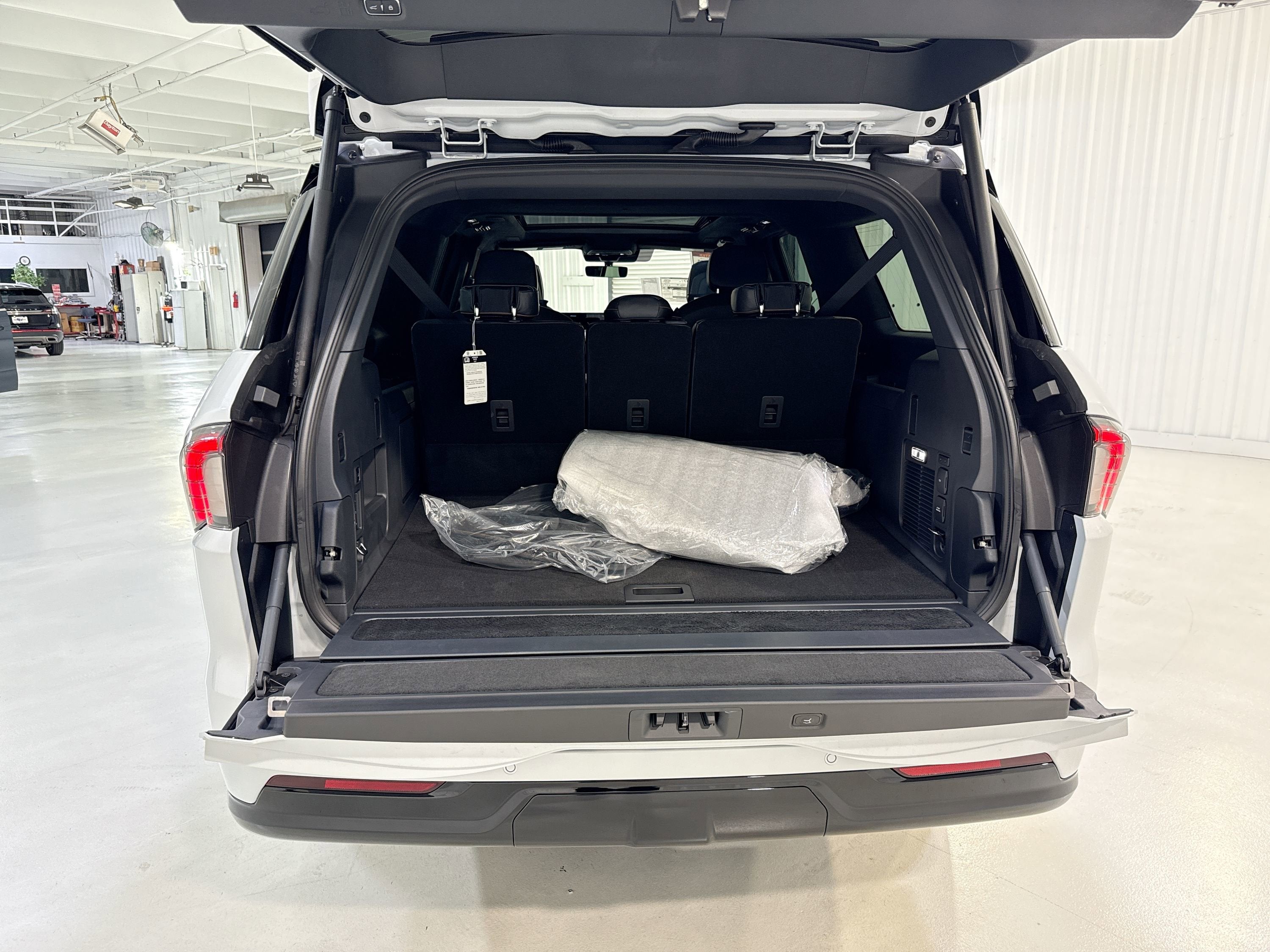 2025 Lincoln Navigator L Black Label