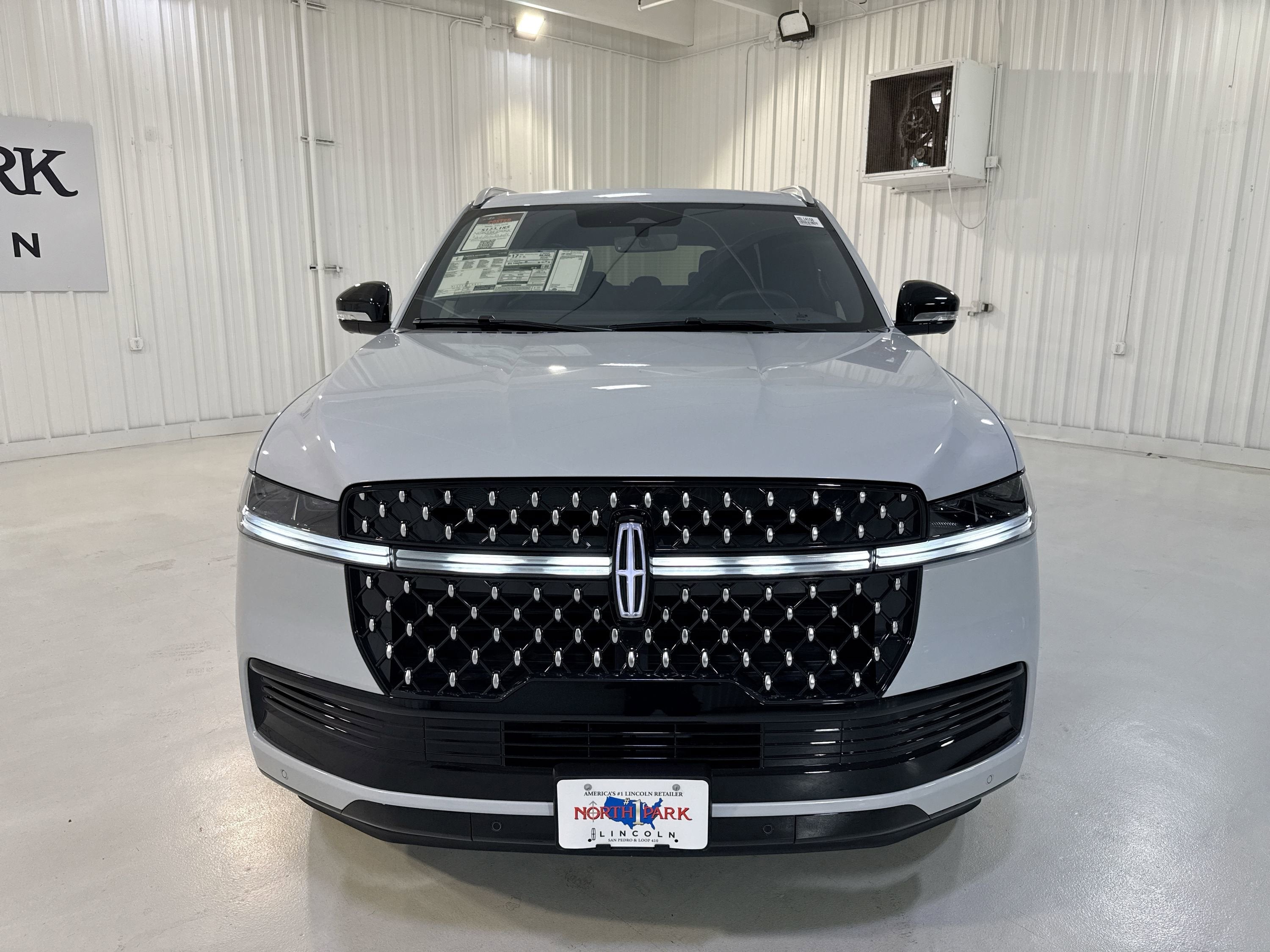2025 Lincoln Navigator L Black Label