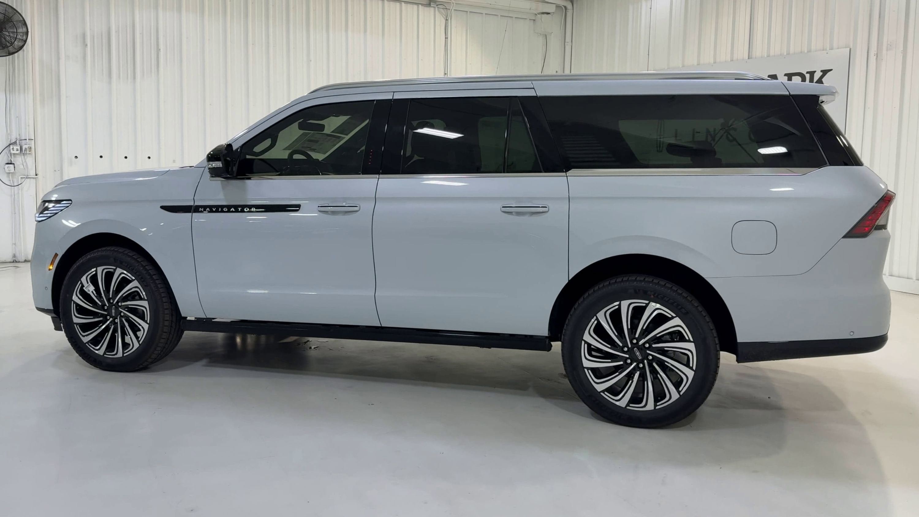 2025 Lincoln Navigator L Black Label