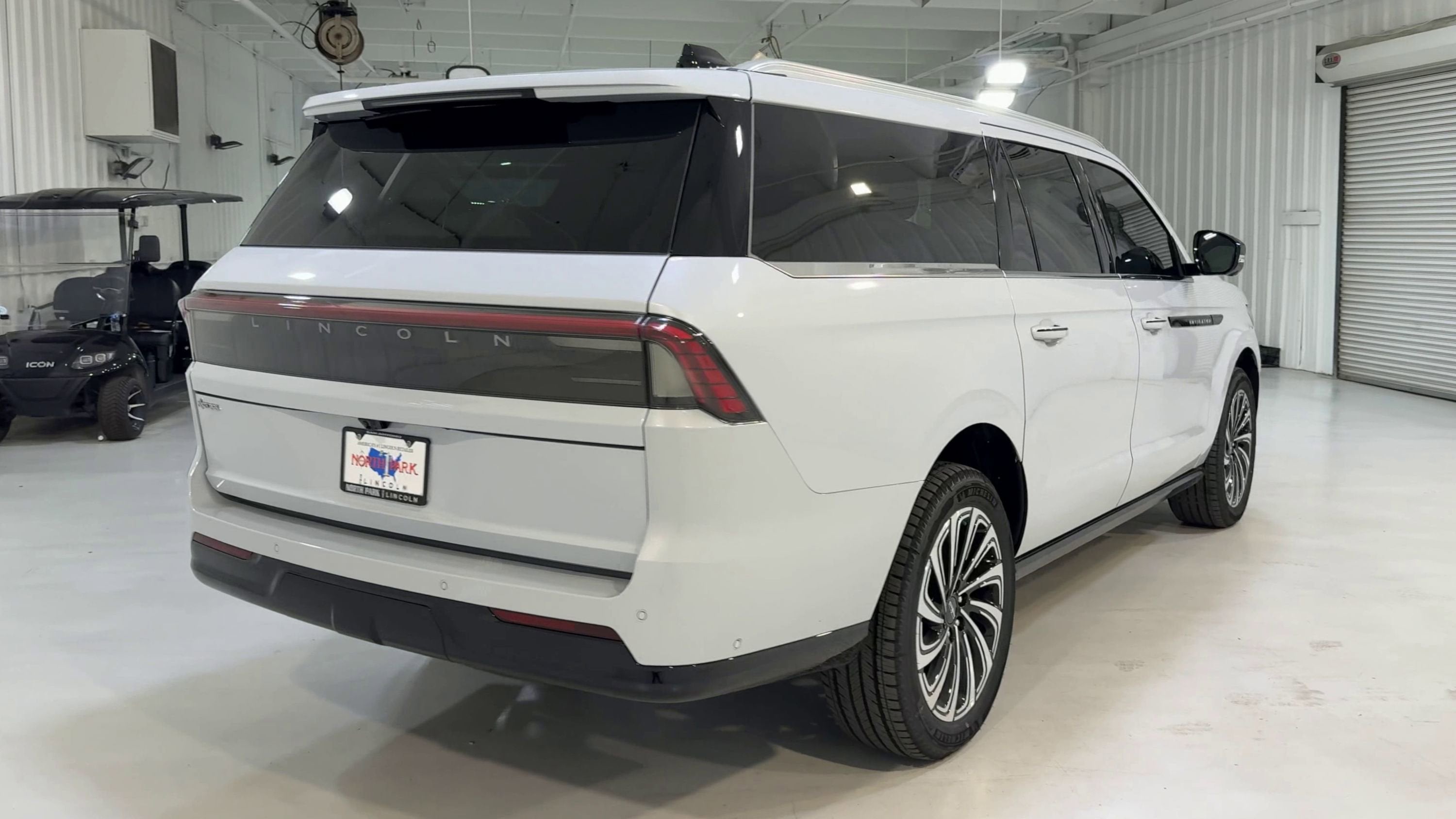 2025 Lincoln Navigator L Black Label