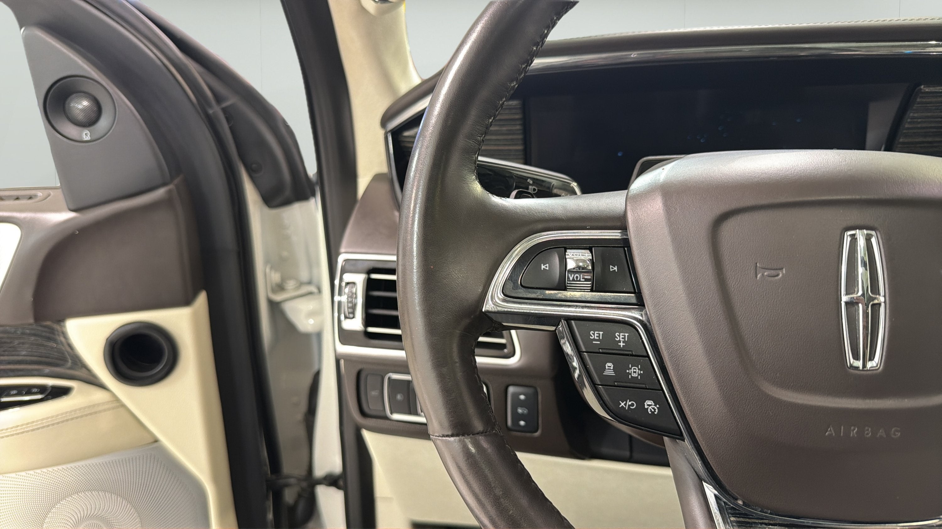 2023 Lincoln Navigator L Black Label