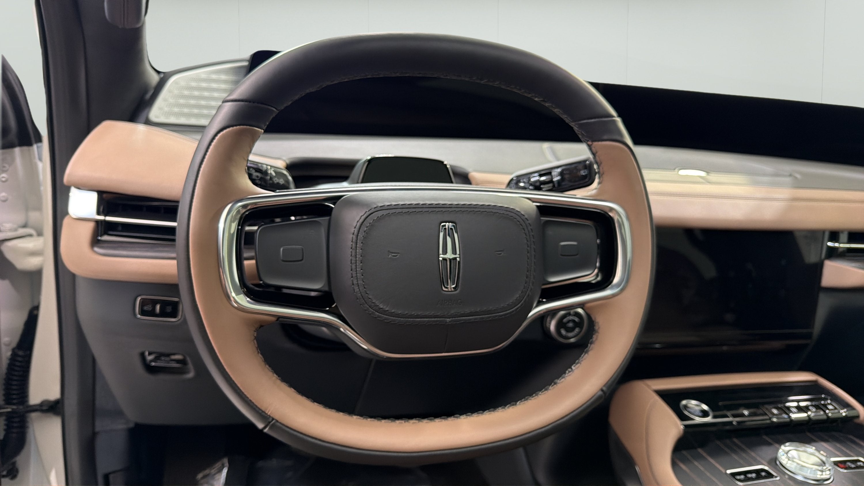 2027 Lincoln Navigator L Black Label