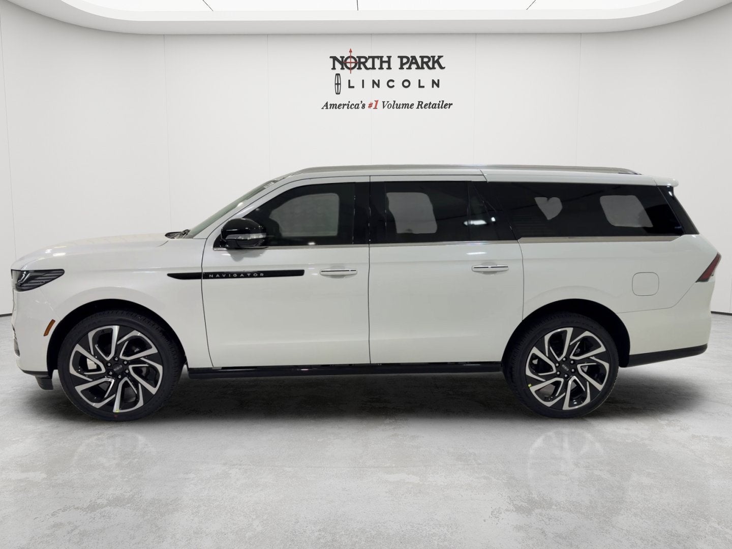 2027 Lincoln Navigator L Black Label