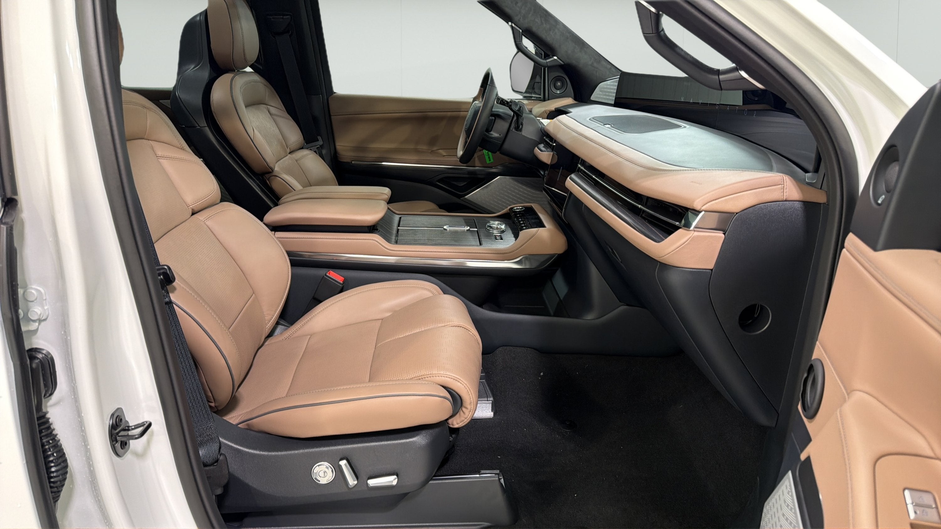 2027 Lincoln Navigator L Black Label