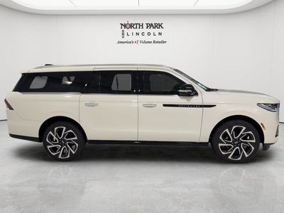 2027 Lincoln Navigator L Black Label