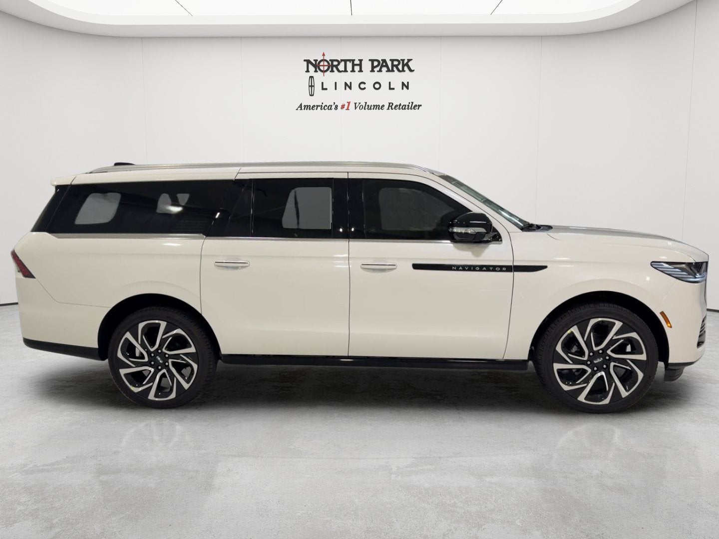 2027 Lincoln Navigator L Black Label