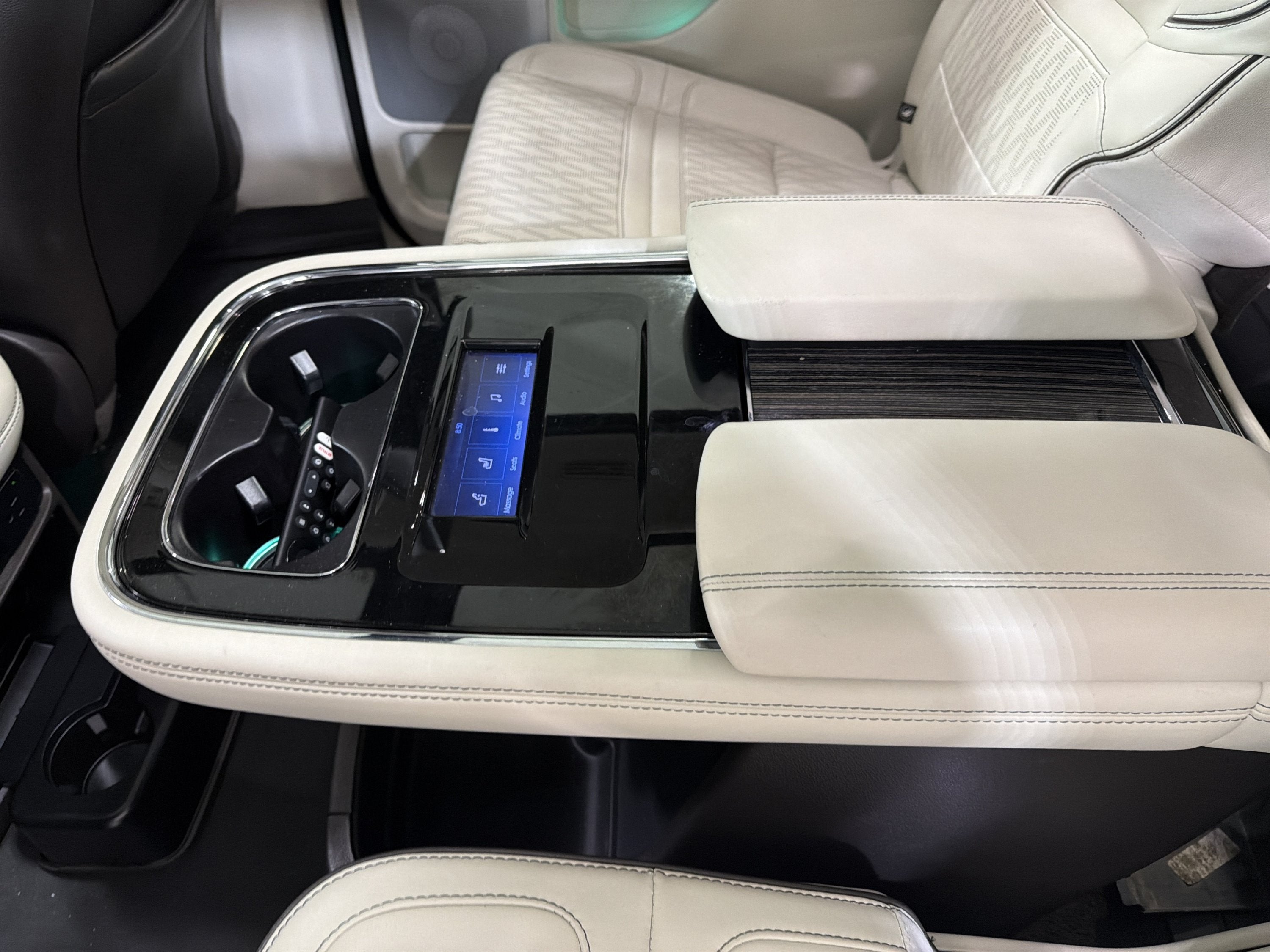 2023 Lincoln Navigator L Black Label