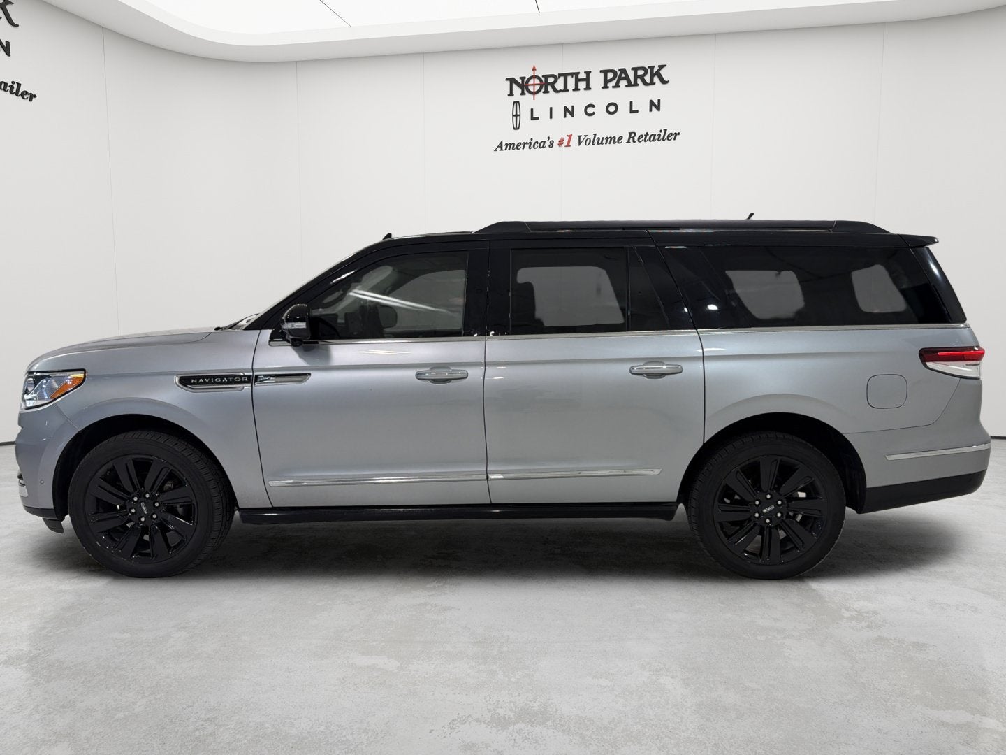 2023 Lincoln Navigator L Black Label