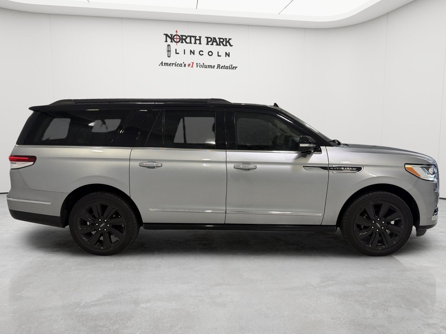 2023 Lincoln Navigator L Black Label