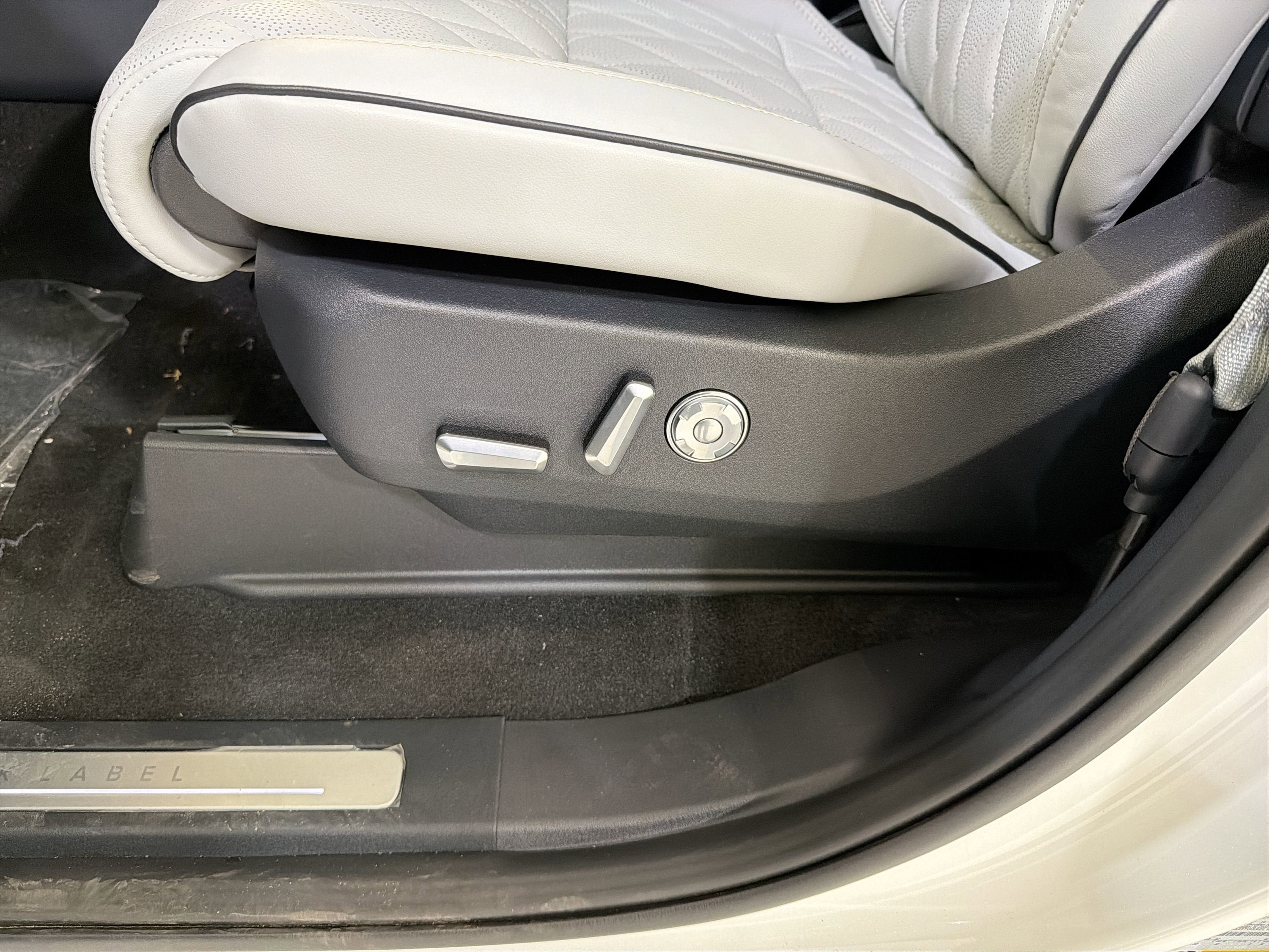 2025 Lincoln Navigator L Black Label