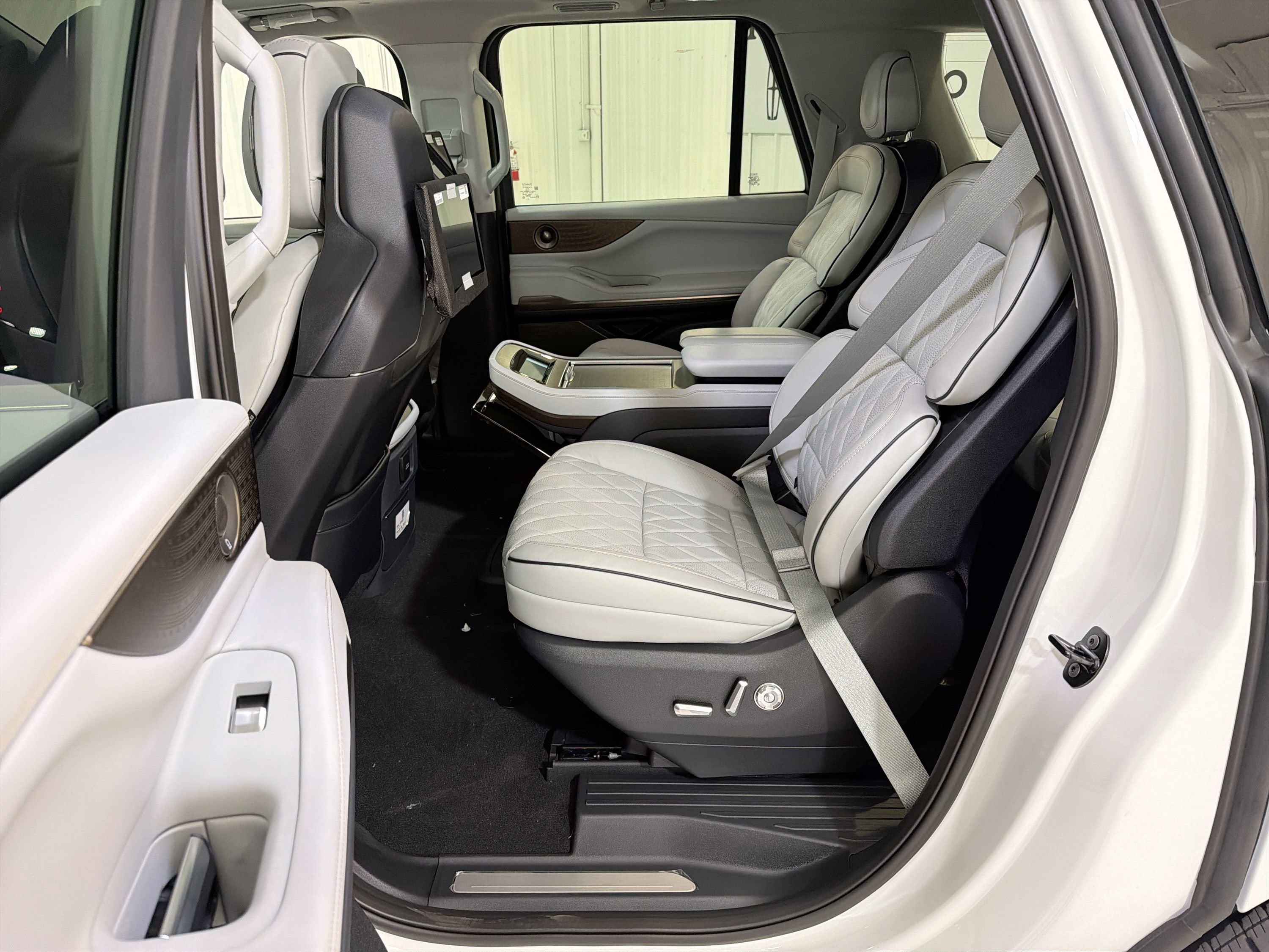 2025 Lincoln Navigator L Black Label