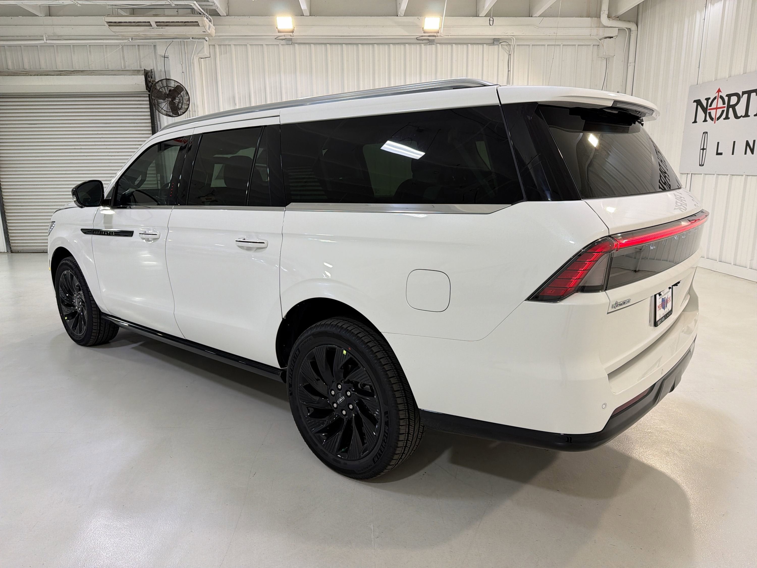 2025 Lincoln Navigator L Black Label