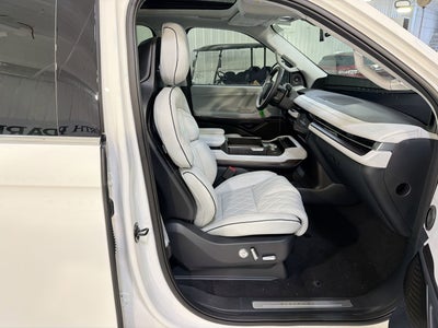 2025 Lincoln Navigator L Black Label