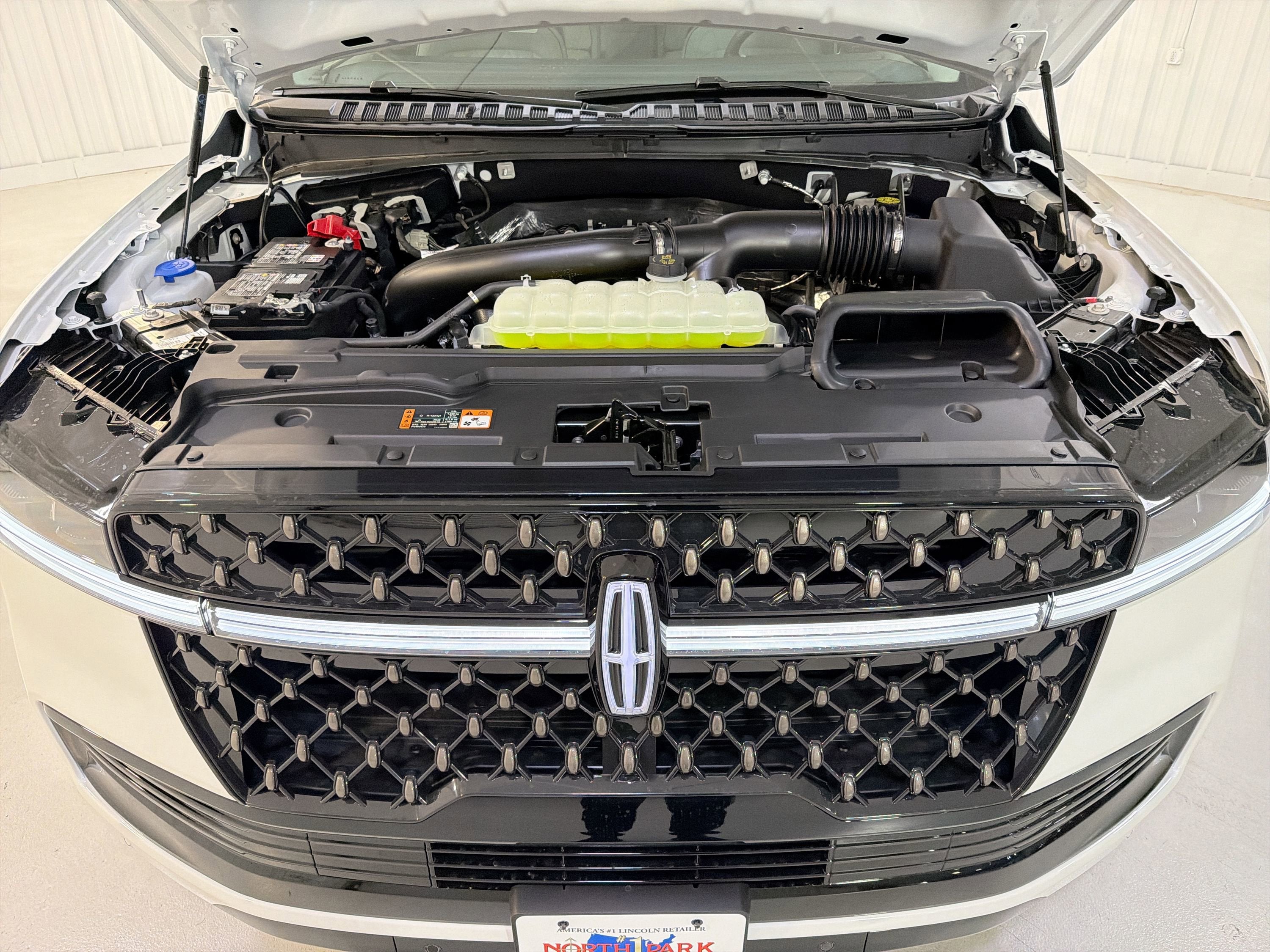 2025 Lincoln Navigator L Black Label