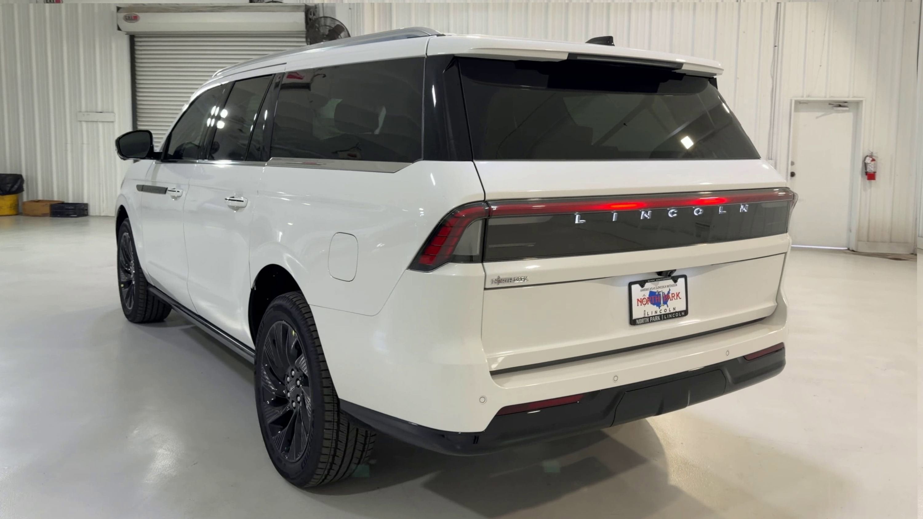 2025 Lincoln Navigator L Black Label