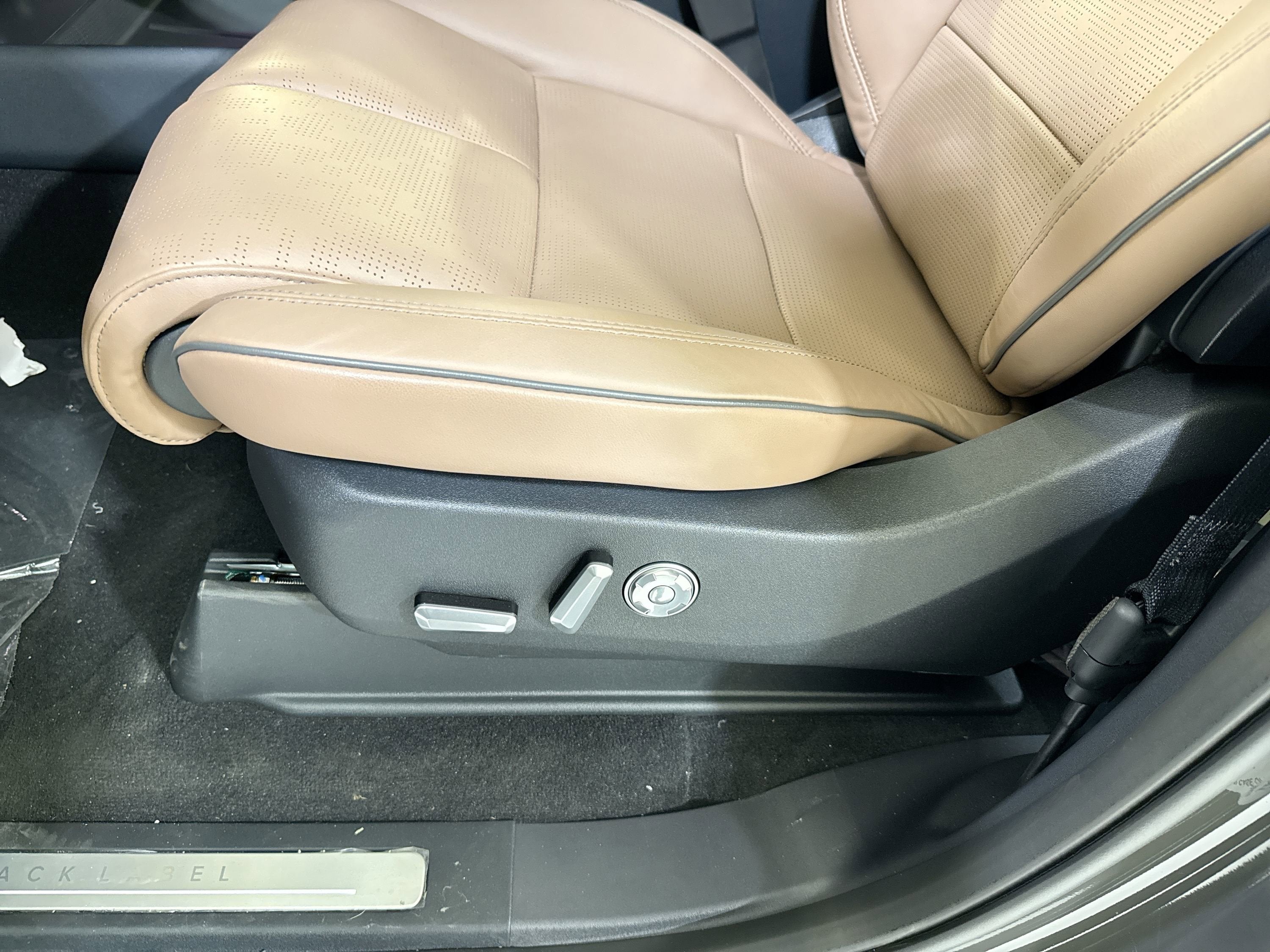 2025 Lincoln Navigator L Black Label