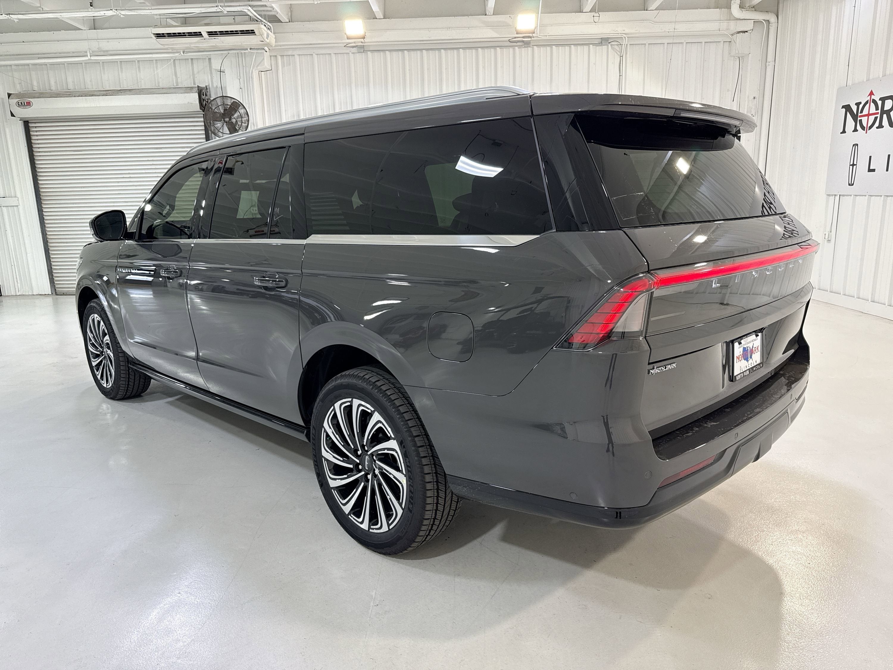 2025 Lincoln Navigator L Black Label