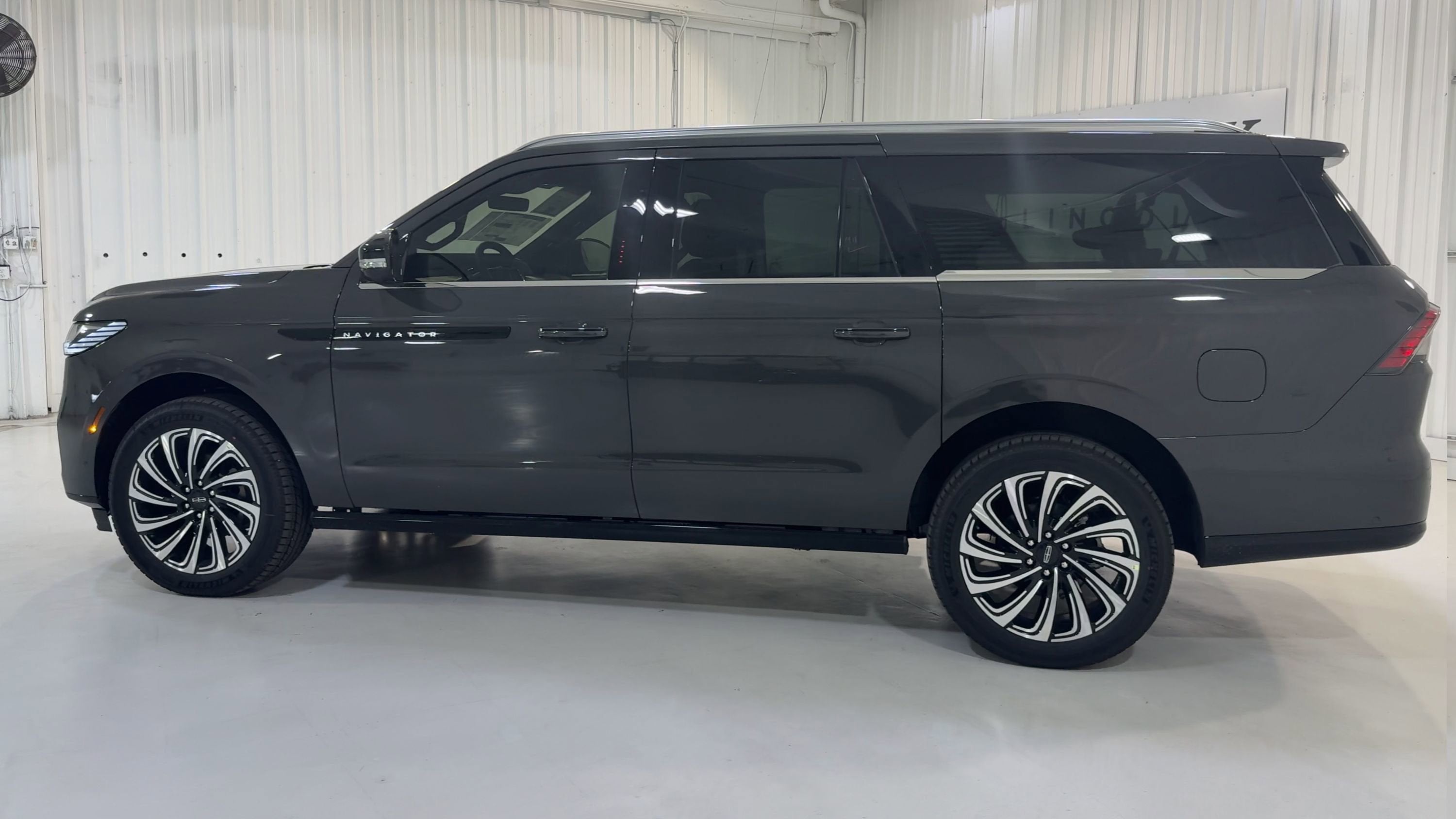2025 Lincoln Navigator L Black Label