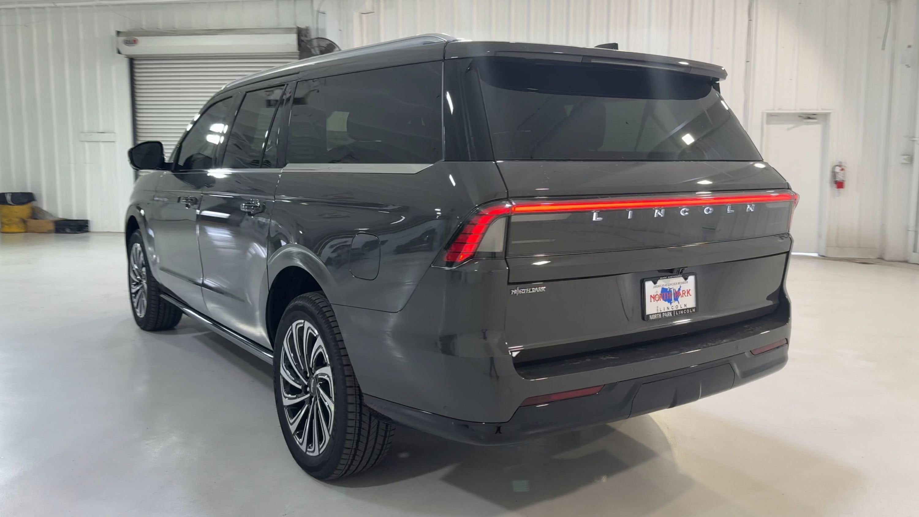 2025 Lincoln Navigator L Black Label