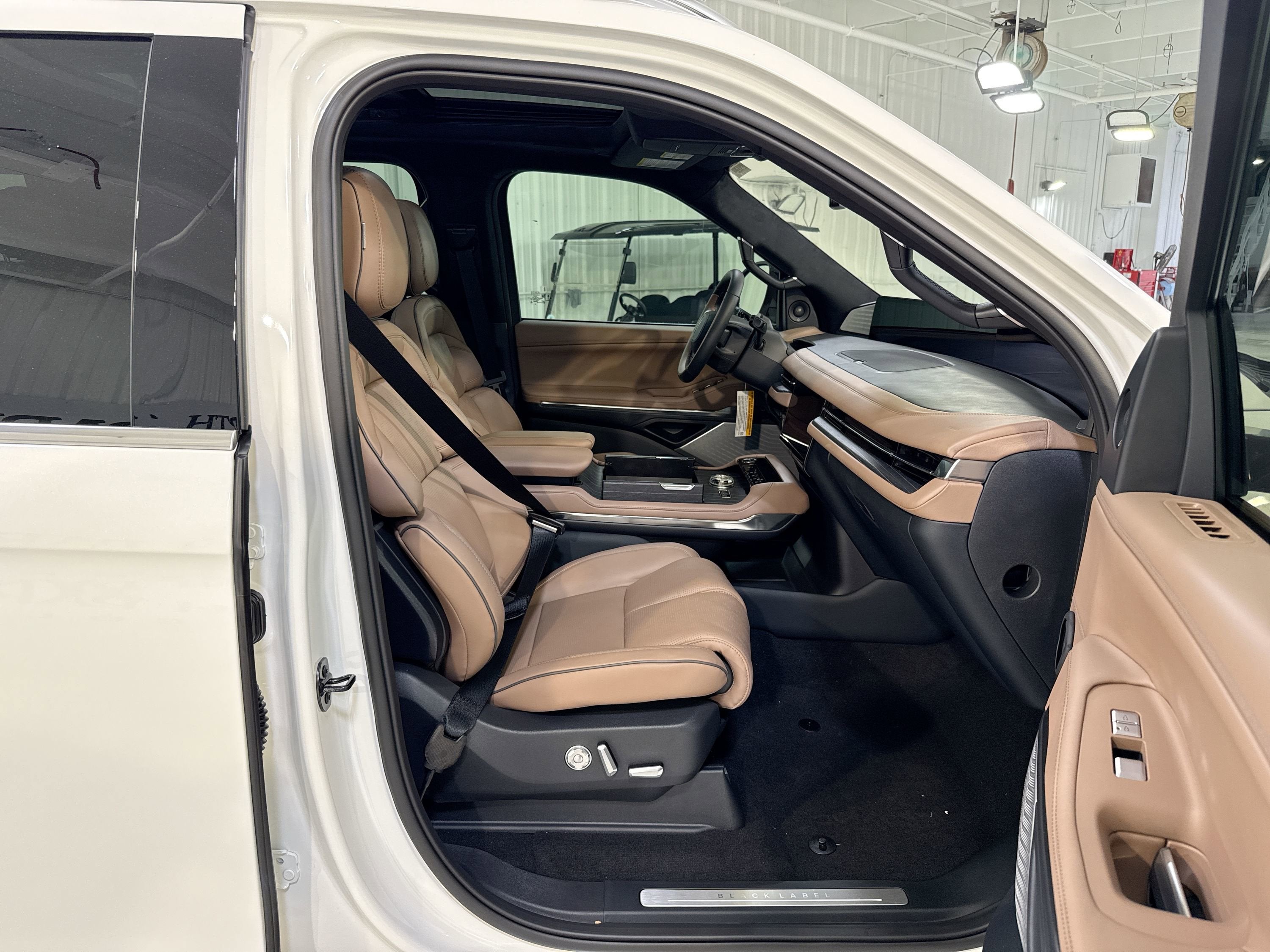 2025 Lincoln Navigator L Black Label