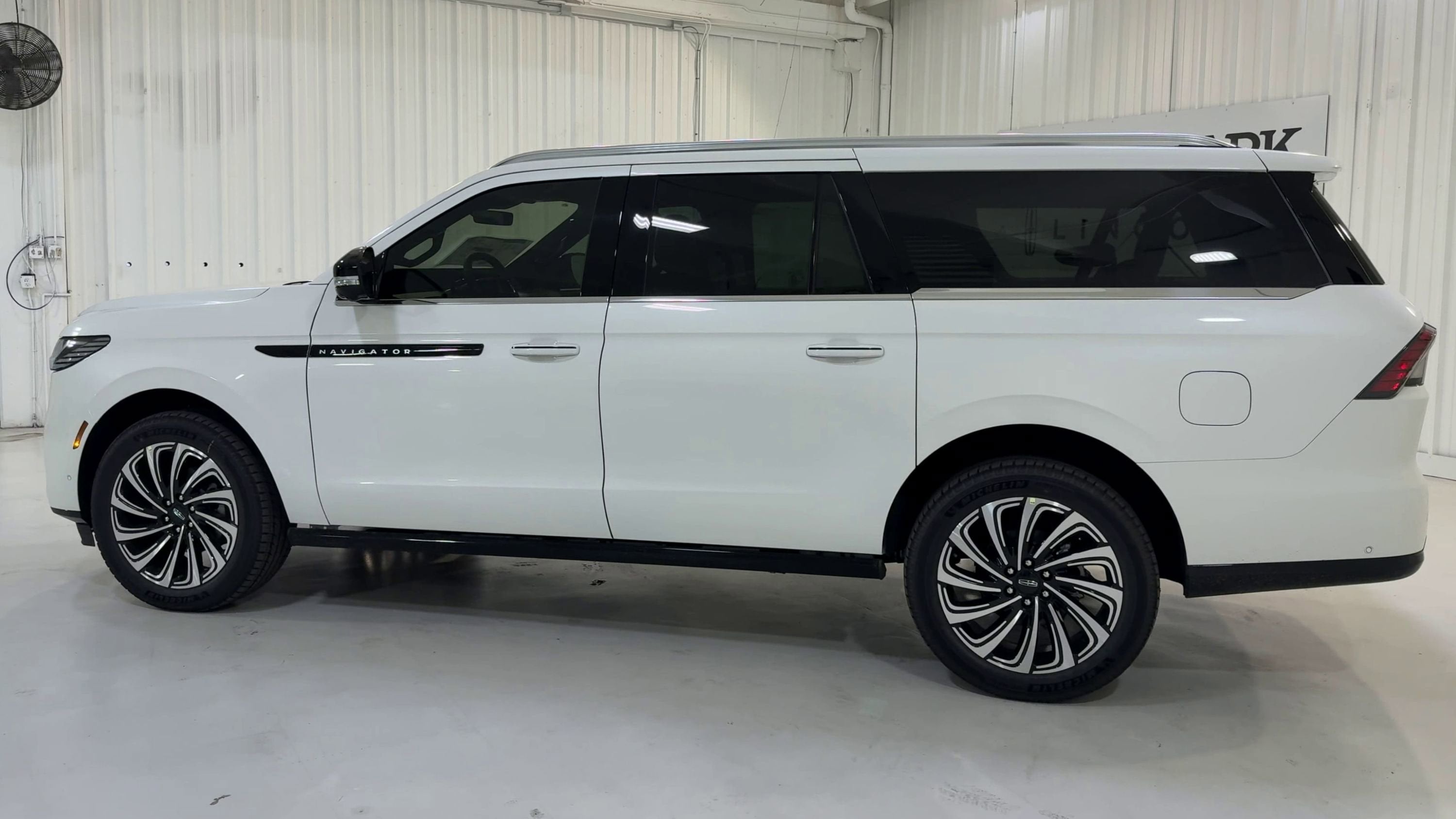 2025 Lincoln Navigator L Black Label