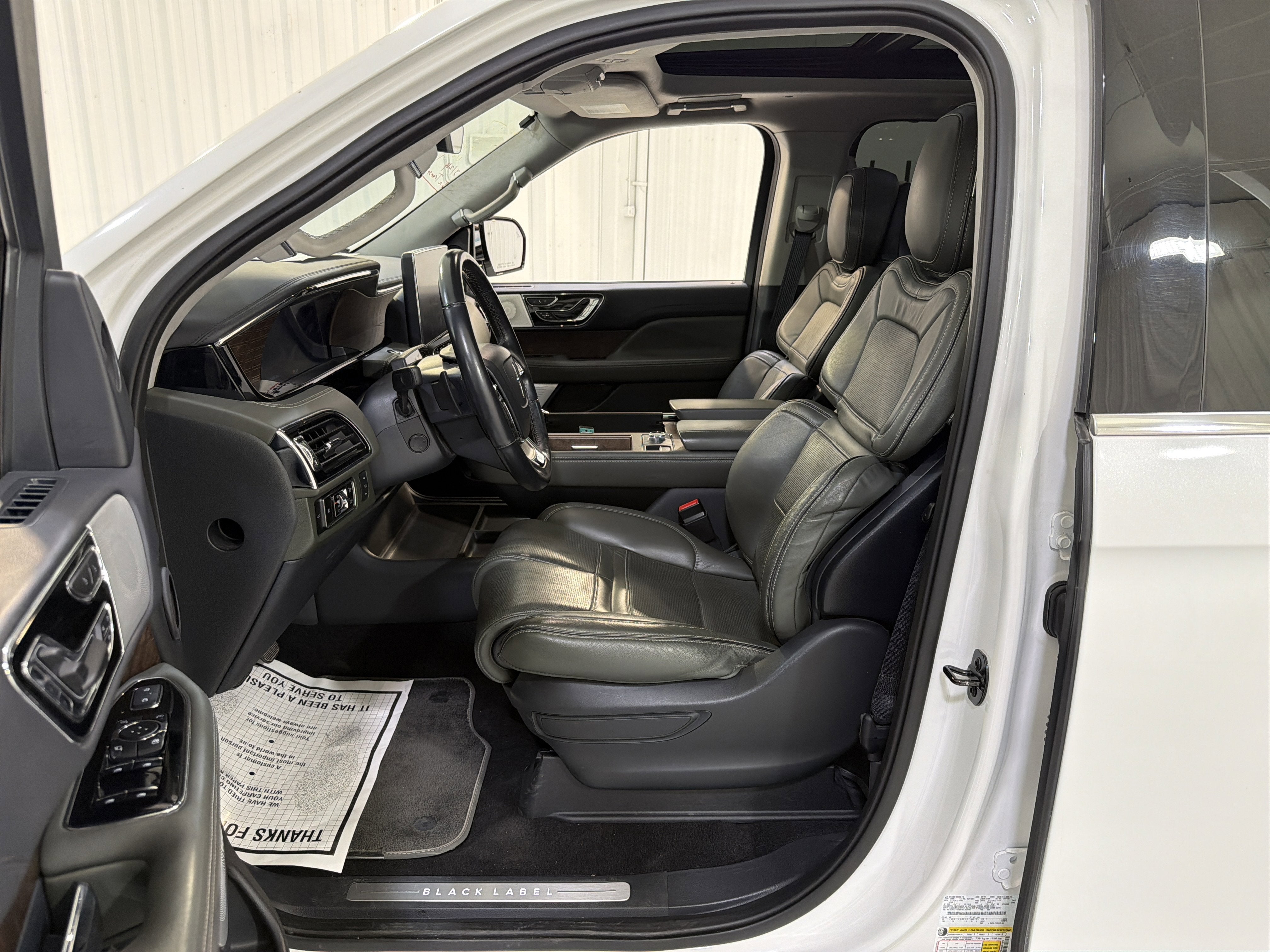 2023 Lincoln Navigator L Black Label