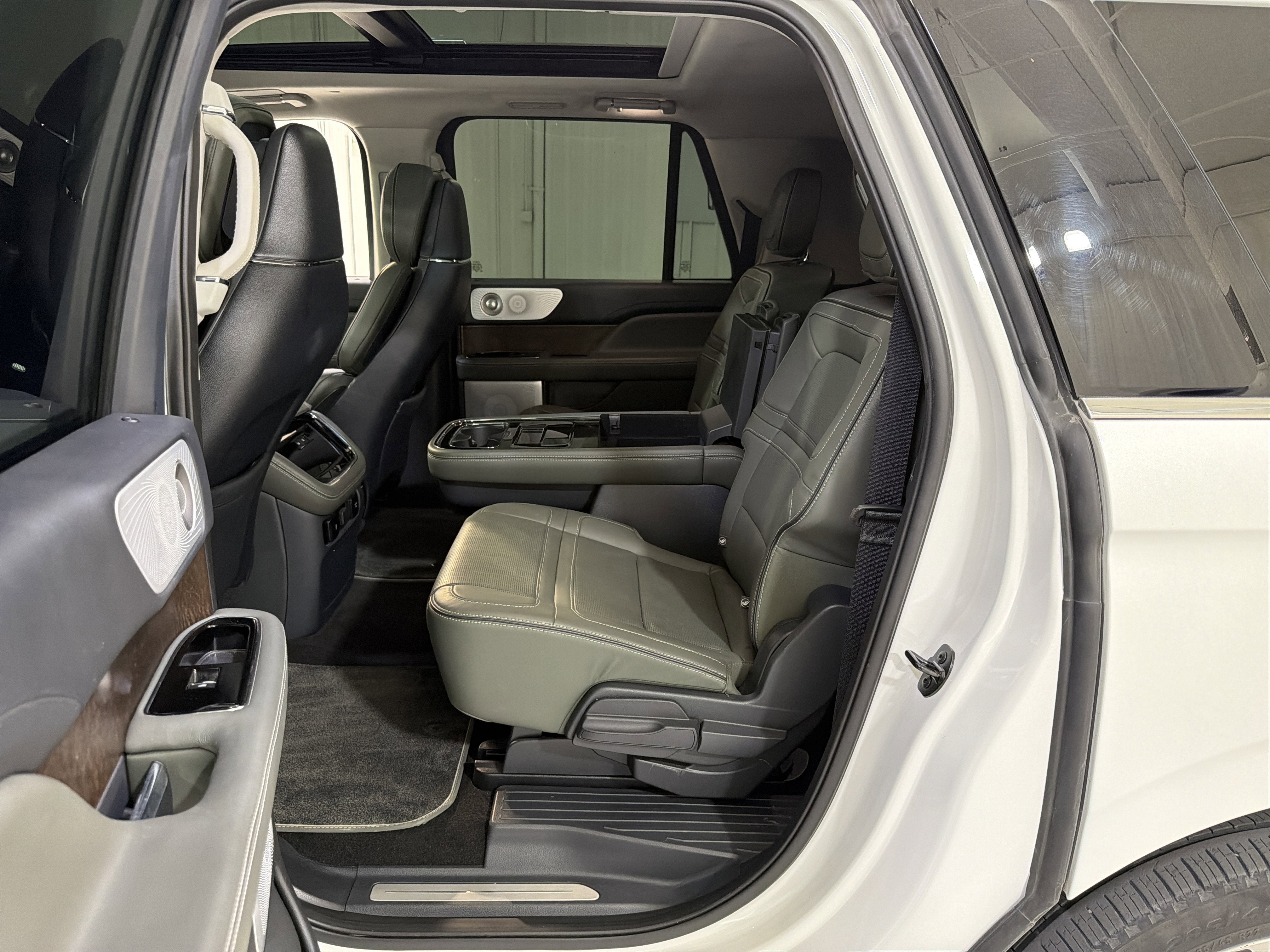 2023 Lincoln Navigator L Black Label