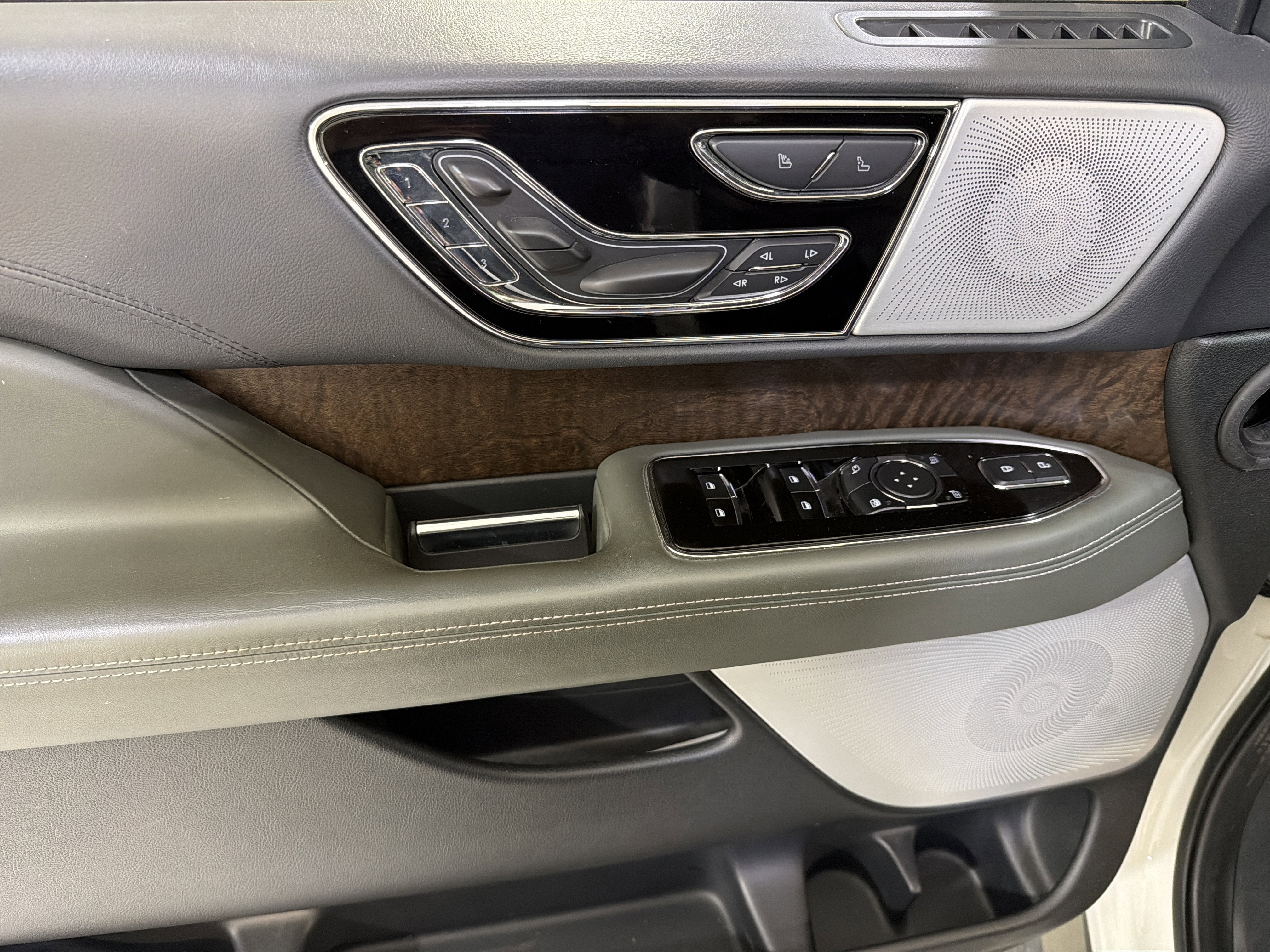 2023 Lincoln Navigator L Black Label