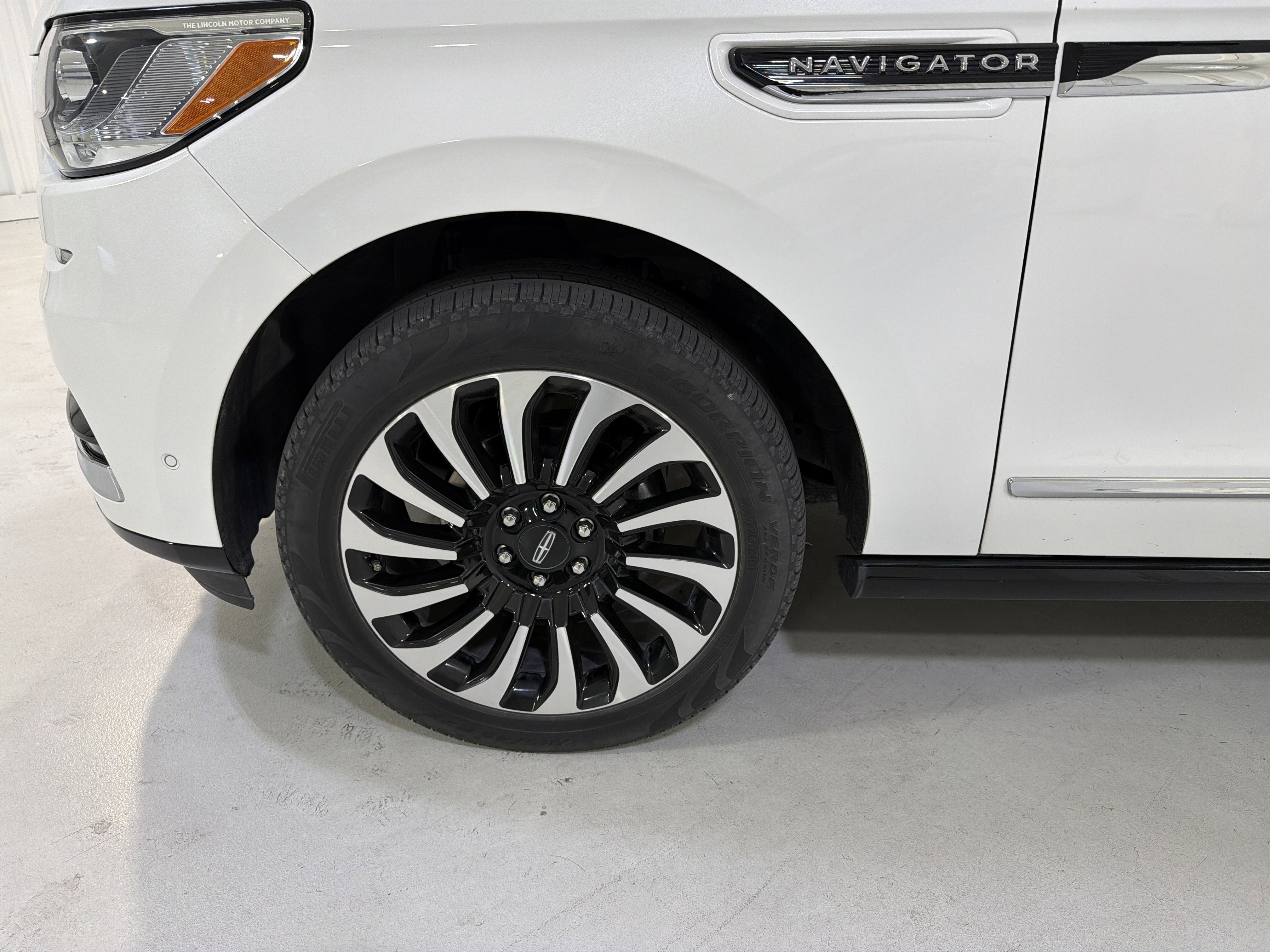 2023 Lincoln Navigator L Black Label