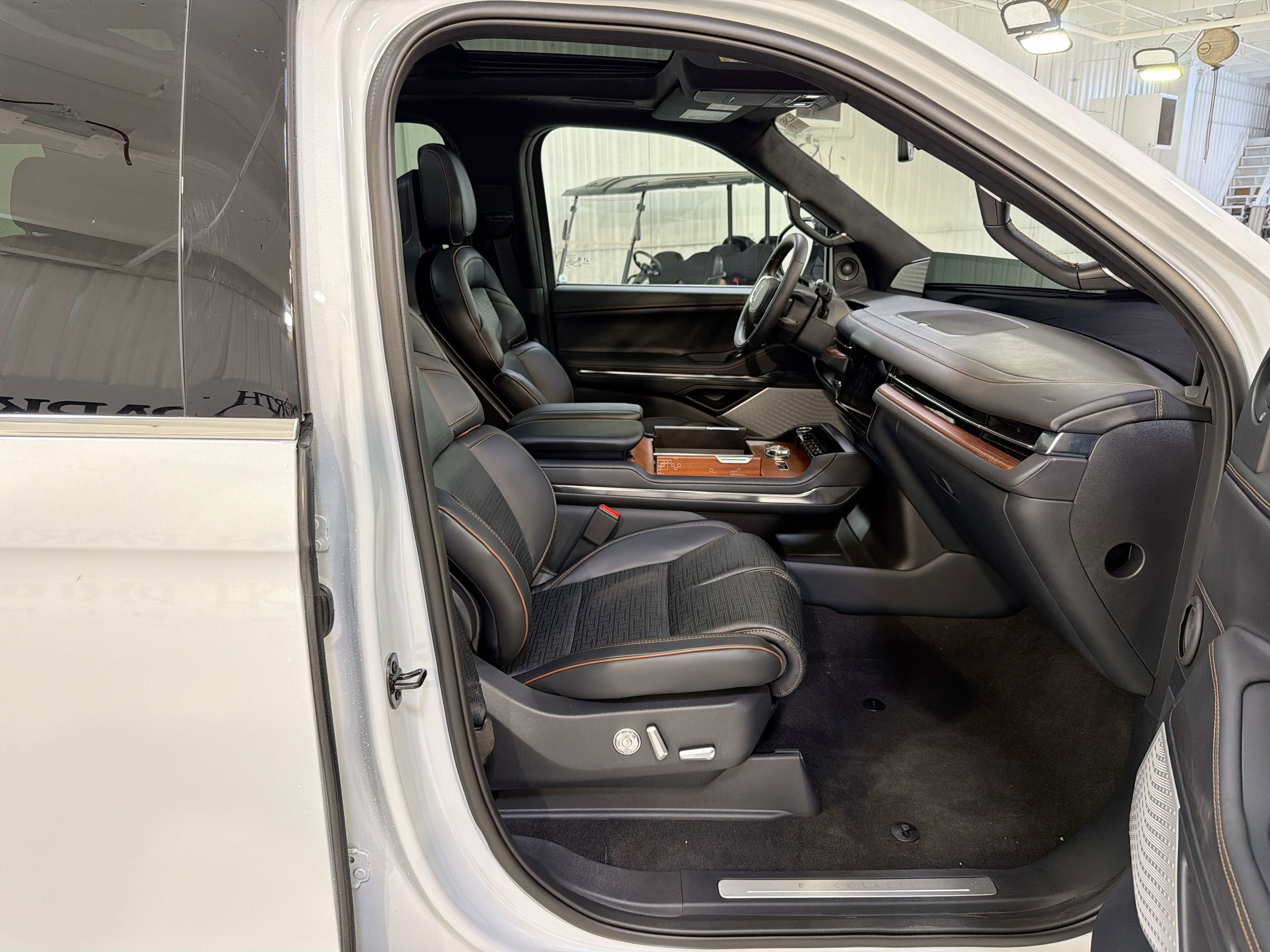 2025 Lincoln Navigator L Black Label