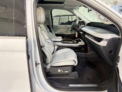 2025 Lincoln Navigator L Black Label