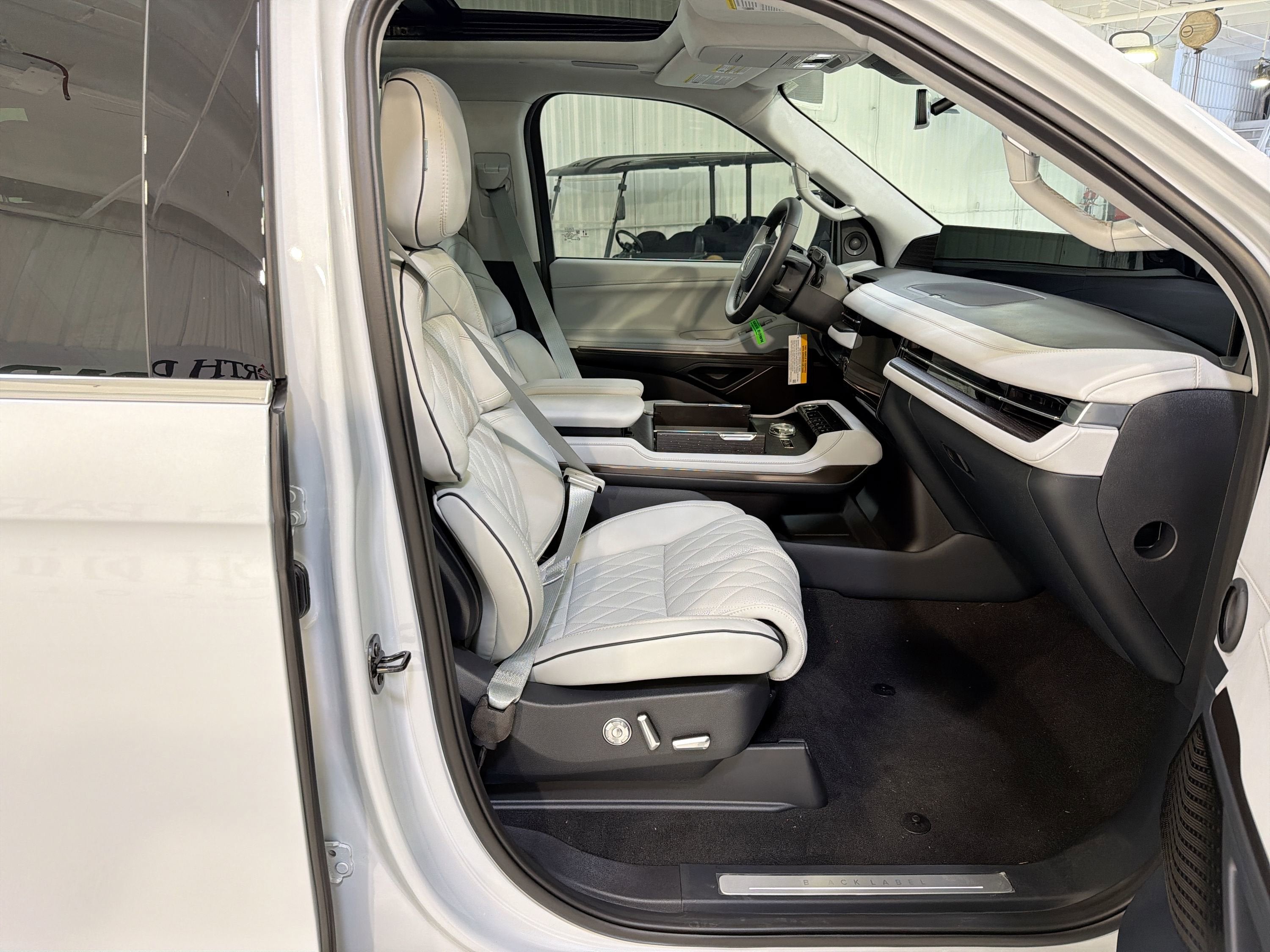 2025 Lincoln Navigator L Black Label