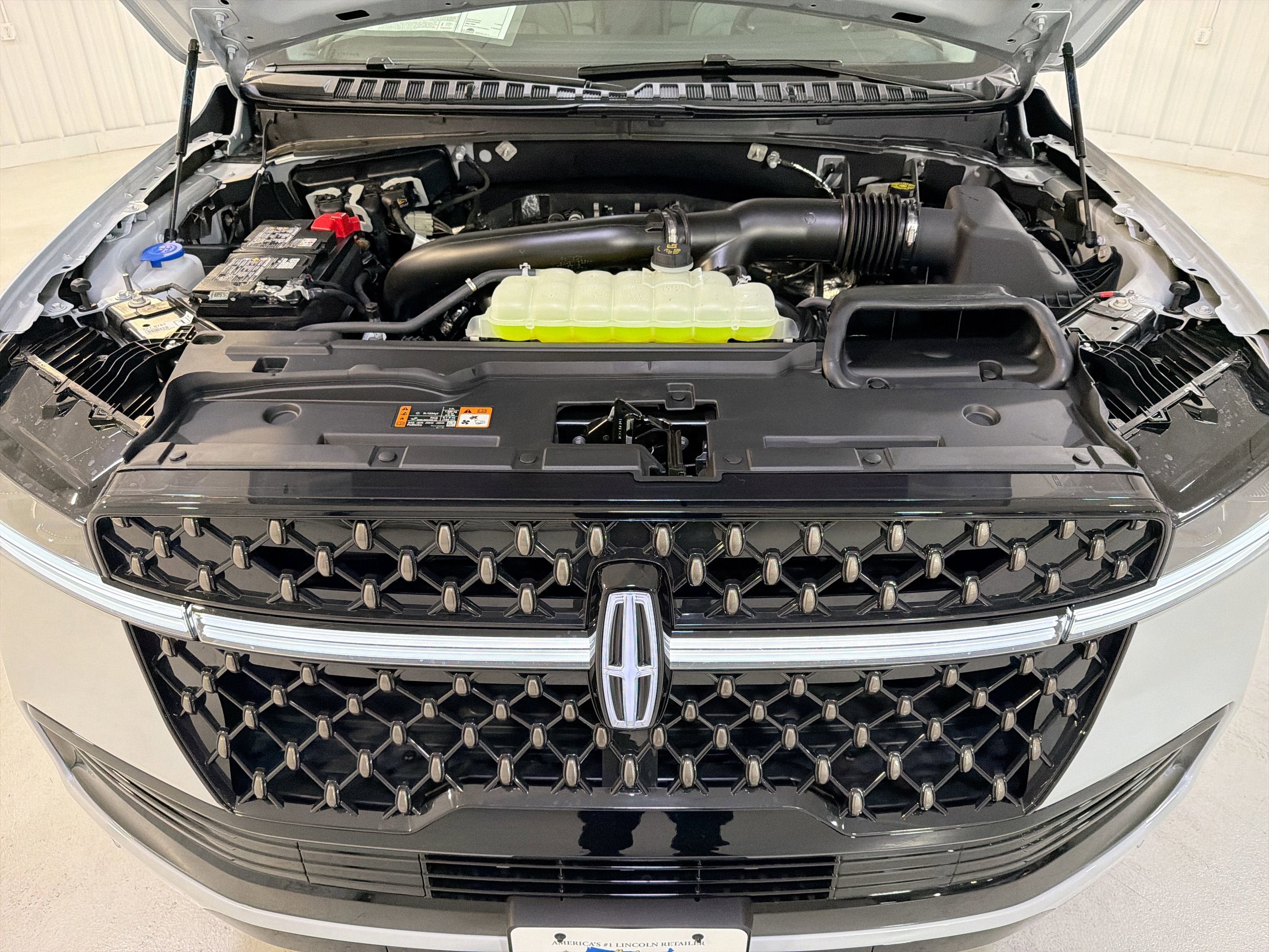 2025 Lincoln Navigator L Black Label