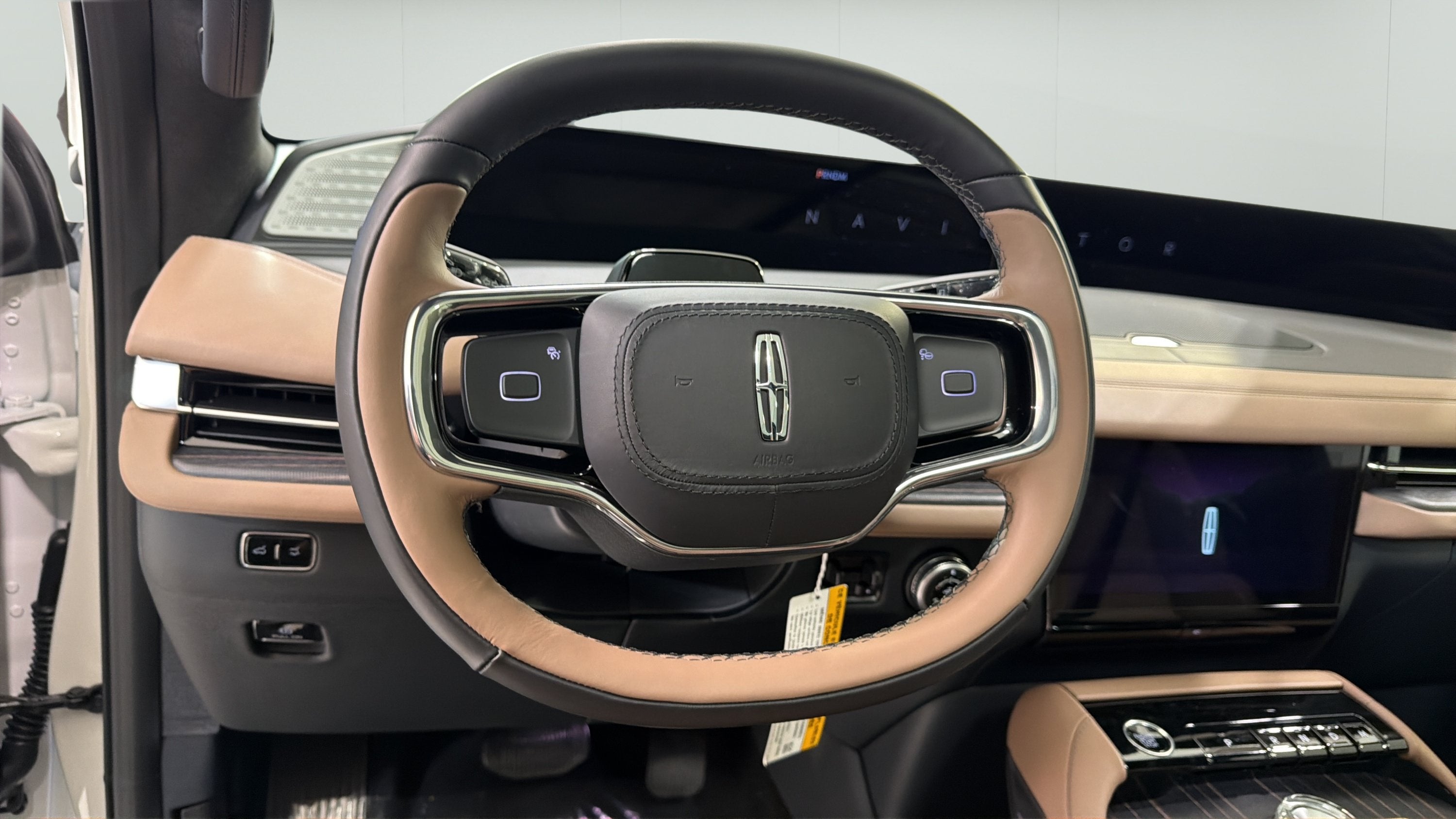 2027 Lincoln Navigator L Black Label