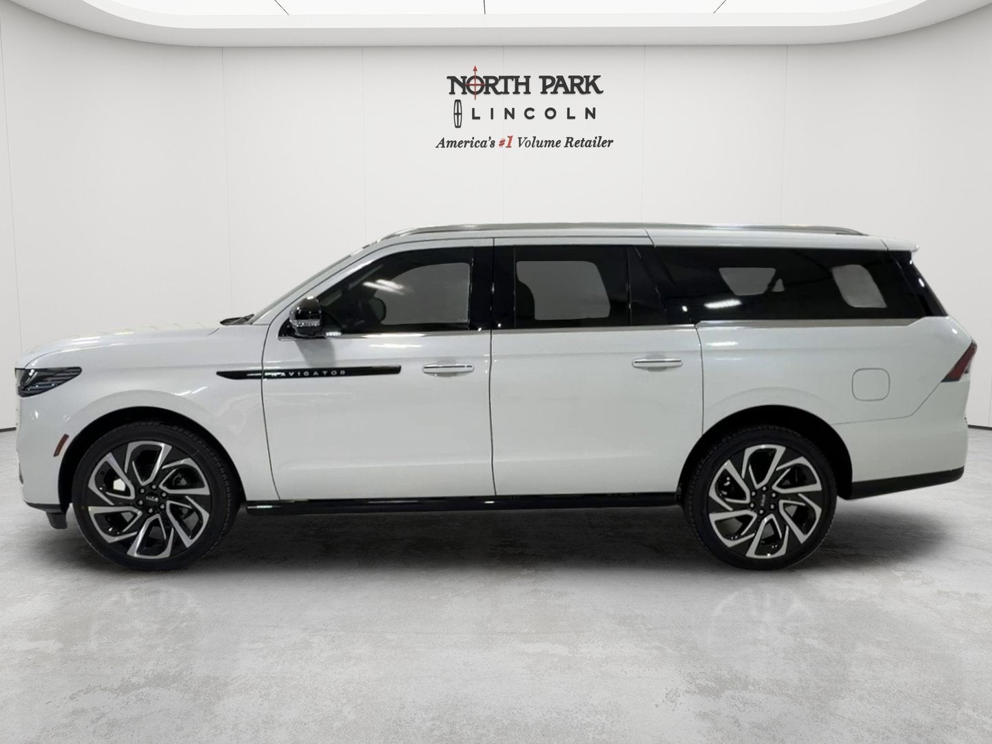 2027 Lincoln Navigator L Black Label