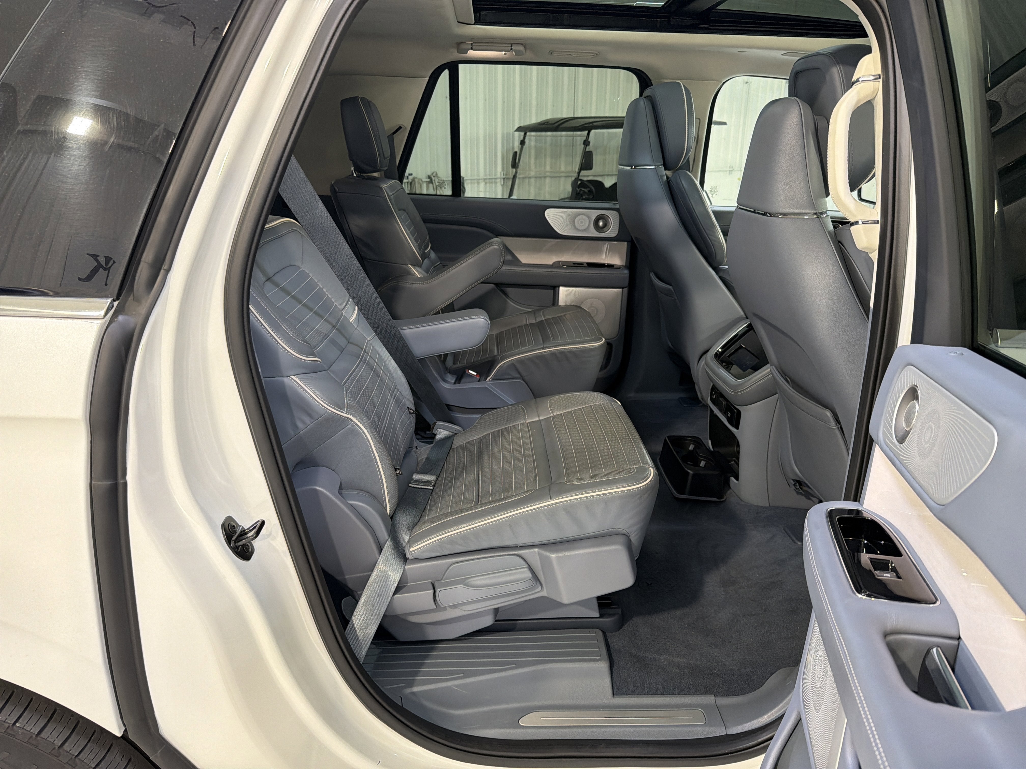 2023 Lincoln Navigator L Black Label