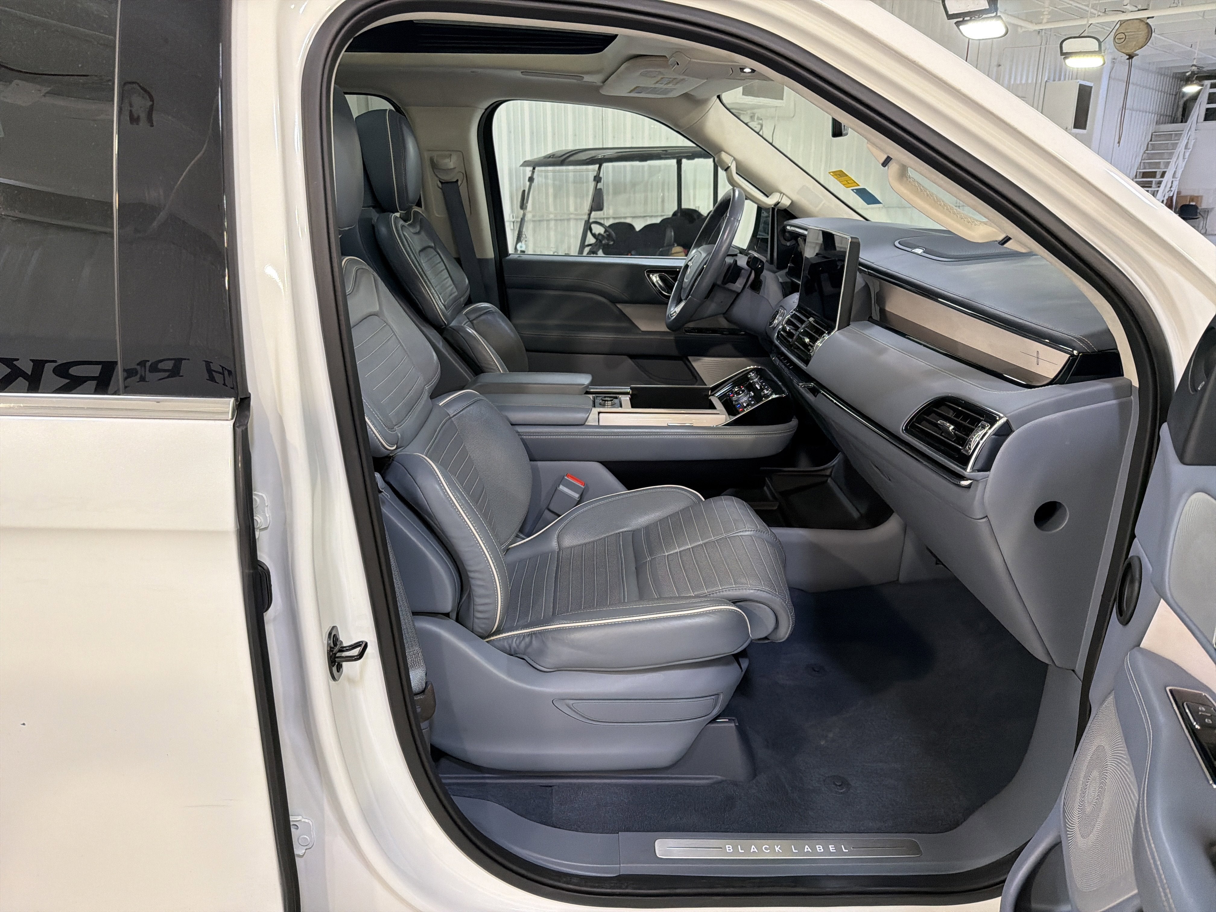 2023 Lincoln Navigator L Black Label