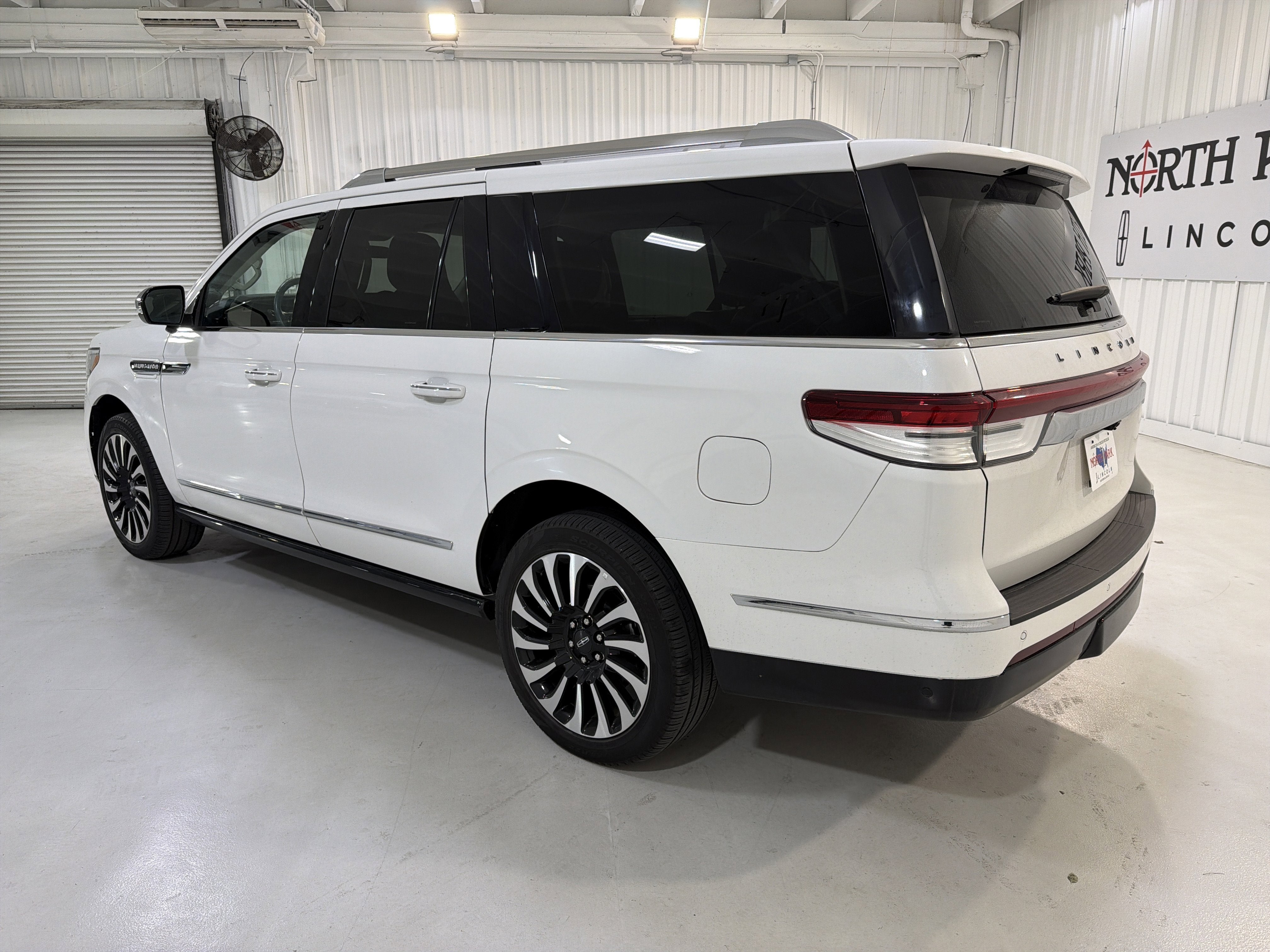2023 Lincoln Navigator L Black Label
