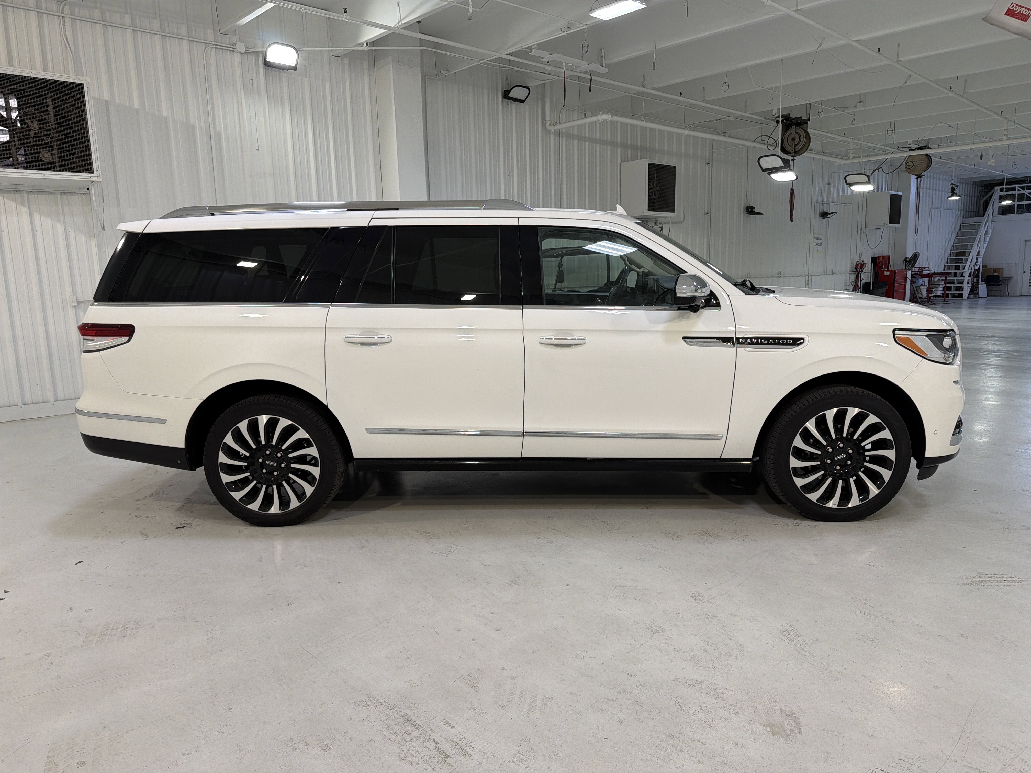 2023 Lincoln Navigator L Black Label