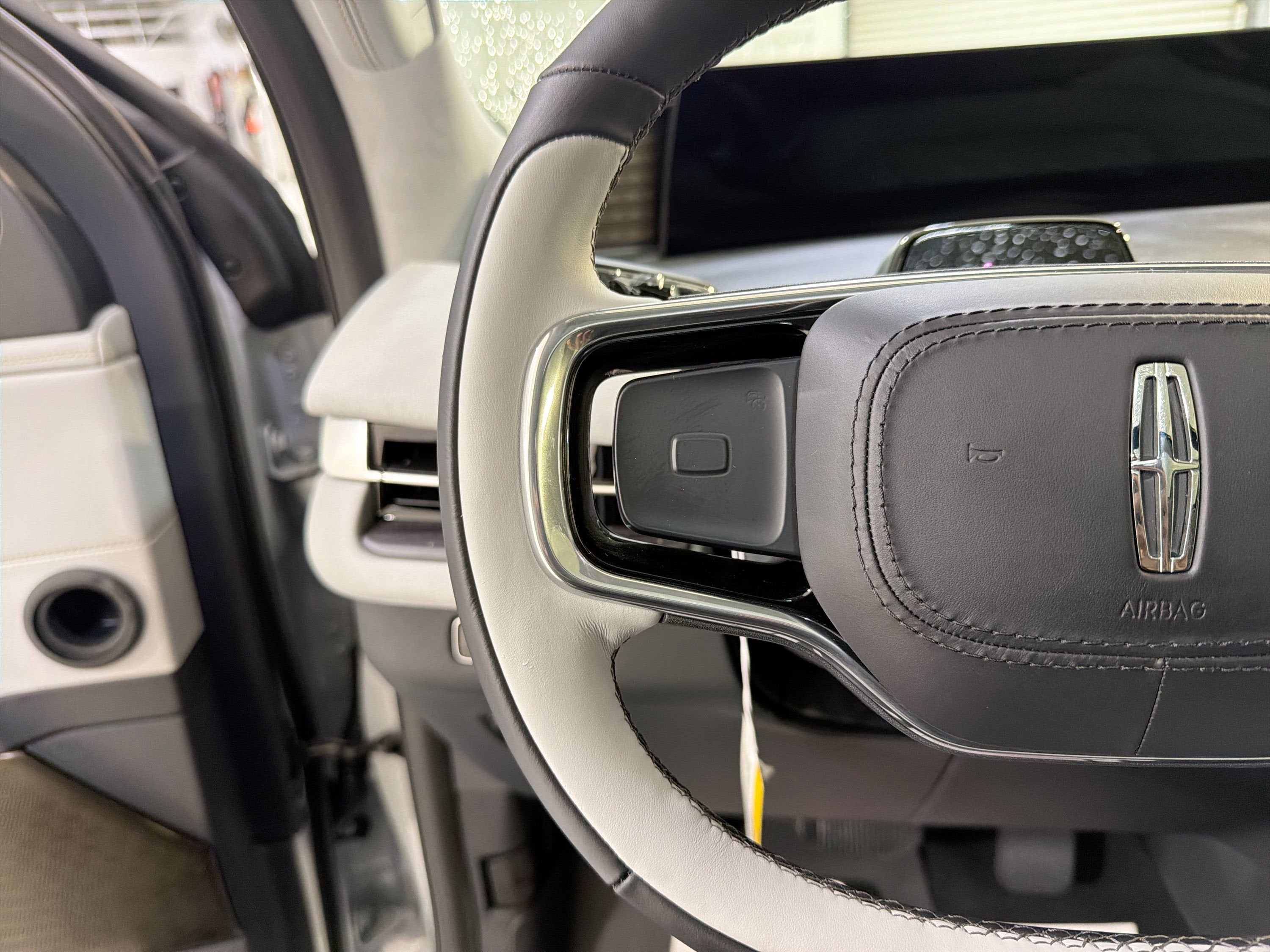 2025 Lincoln Navigator L Black Label