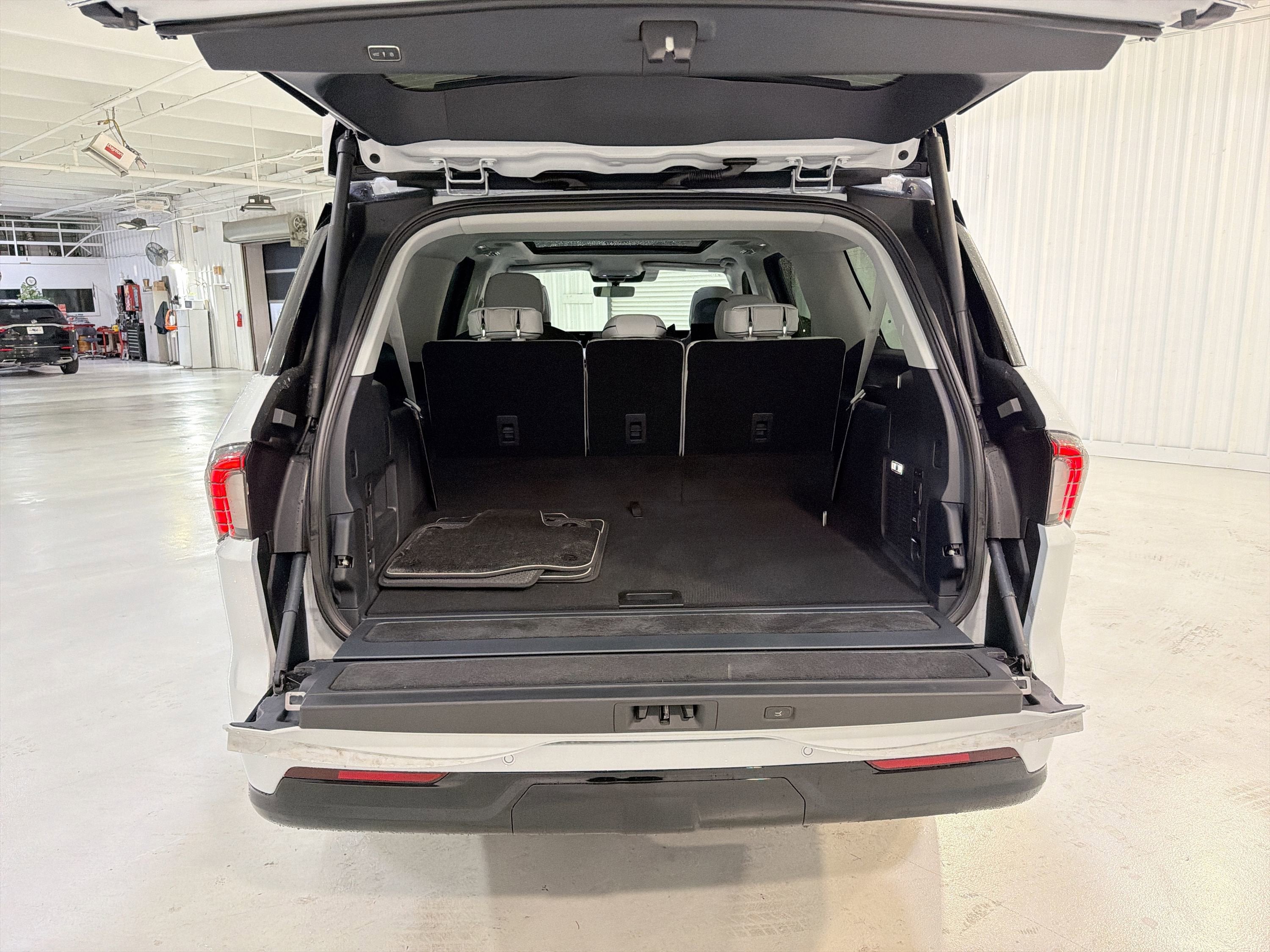2025 Lincoln Navigator L Black Label