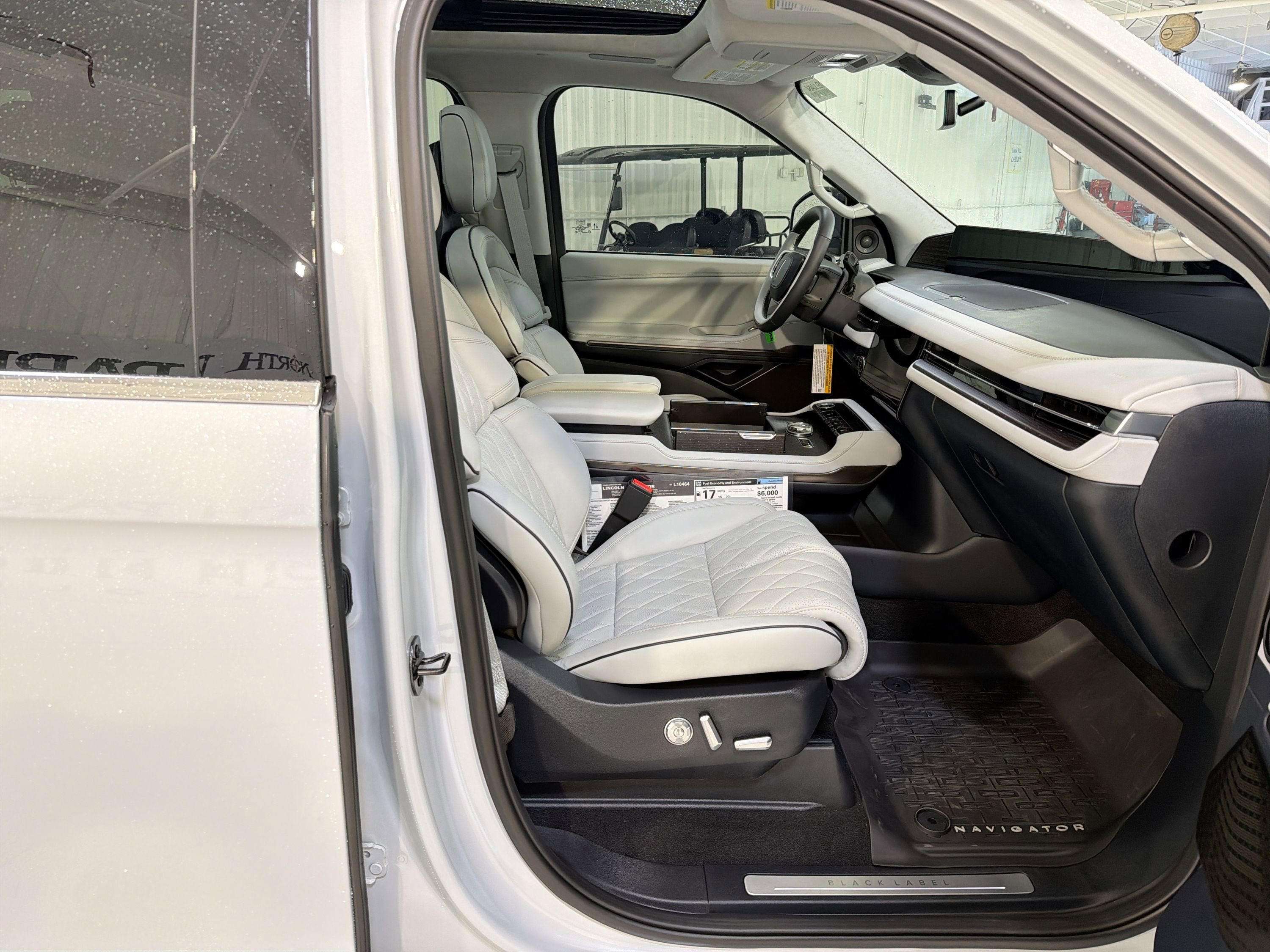 2025 Lincoln Navigator L Black Label