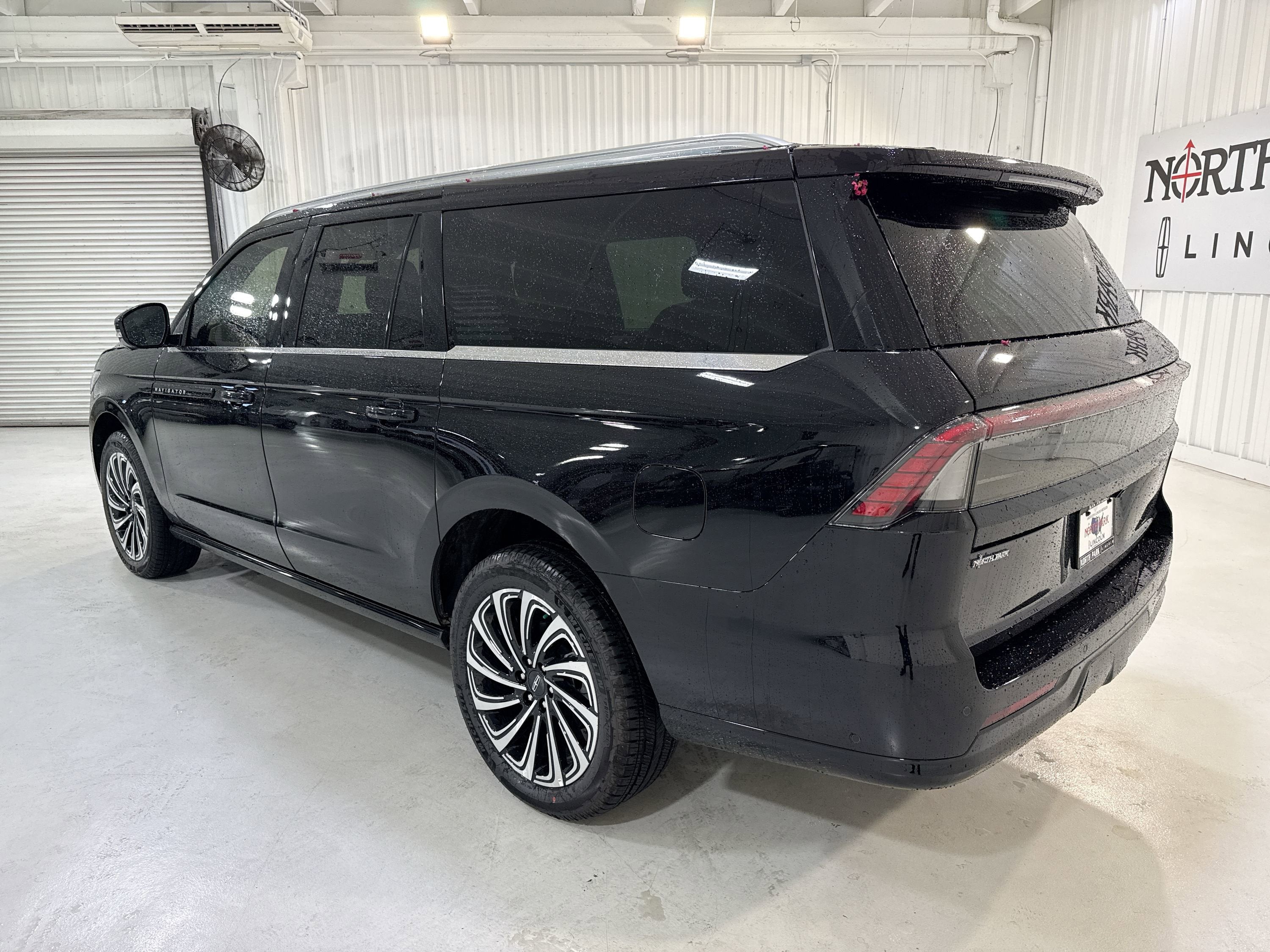 2025 Lincoln Navigator L Black Label