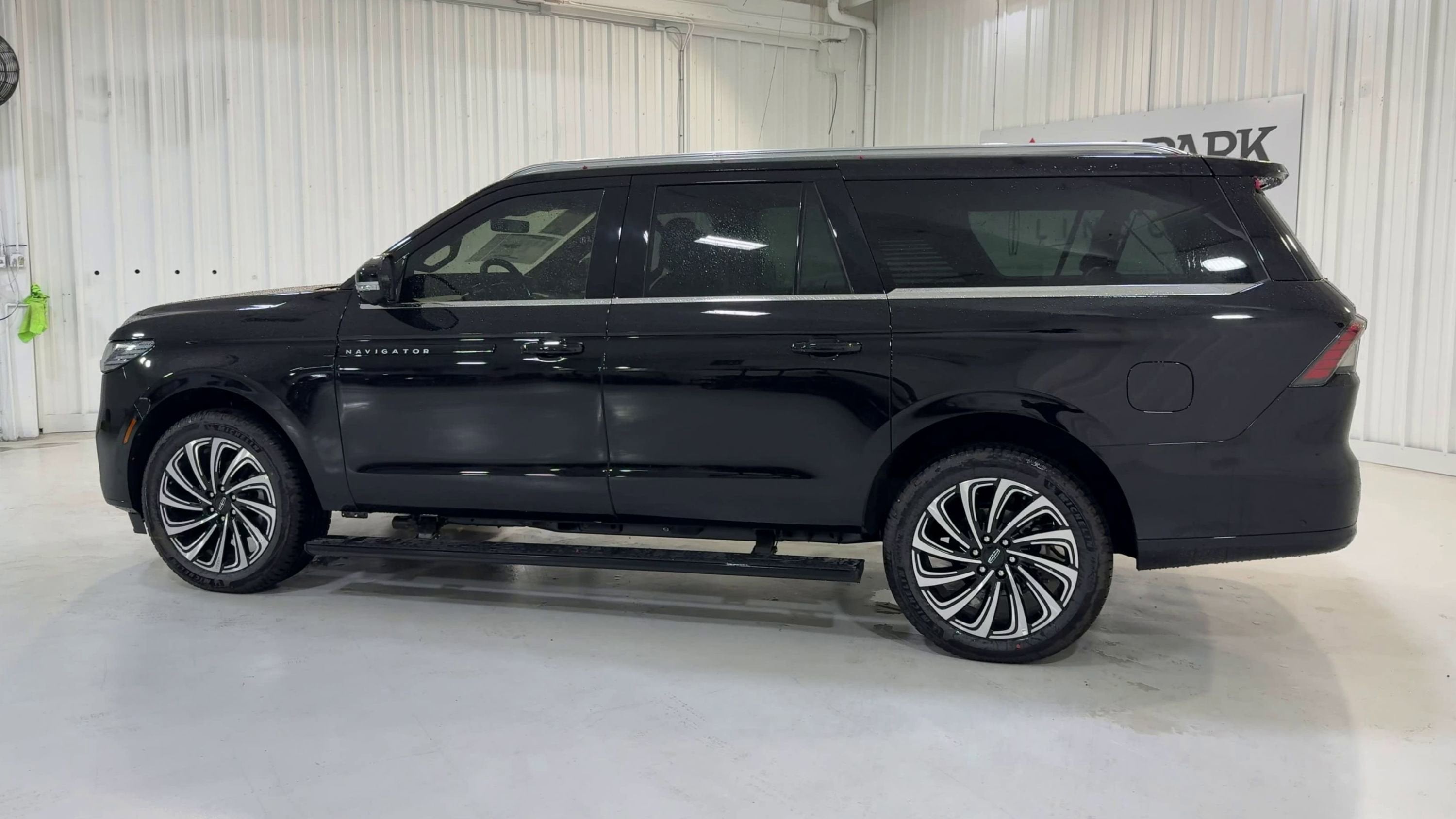 2025 Lincoln Navigator L Black Label